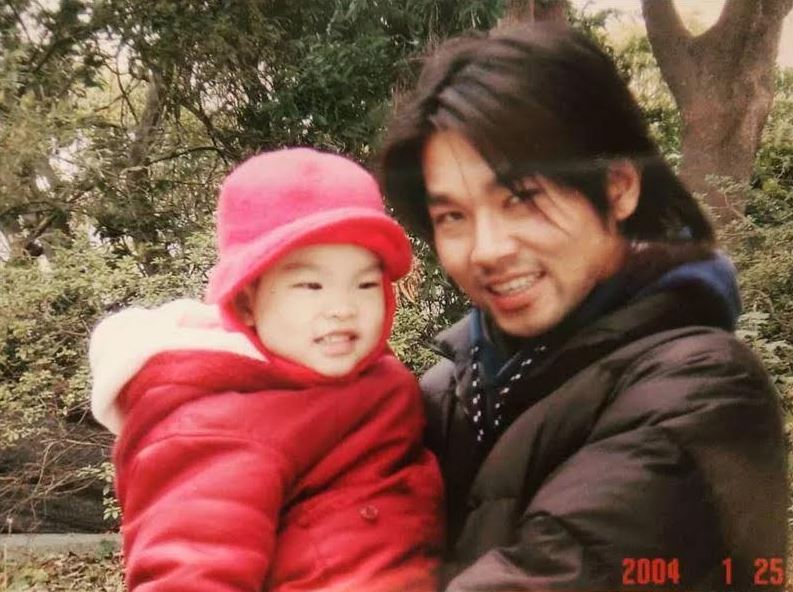 謝承均和姪女20年前的合照。（翻攝自謝承均臉書）