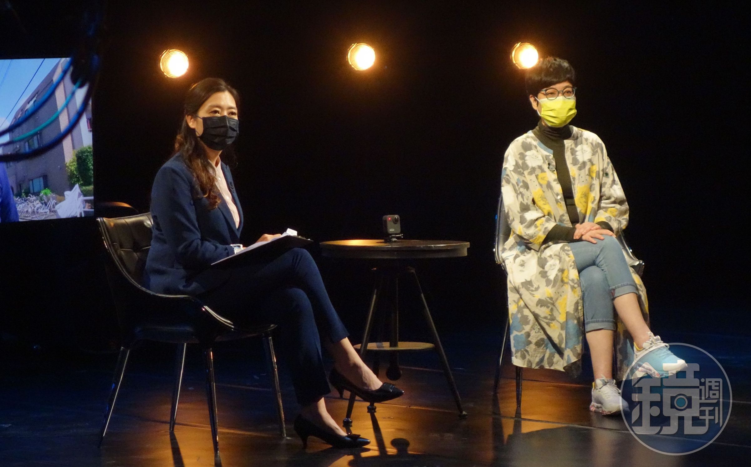 紀錄片《當失智症醫師，得了失智症》映後論壇以《與失智症共生》為題，邀請精神科醫師鄧惠文（左）、作家張曼娟（右）等參與。（公視提供）