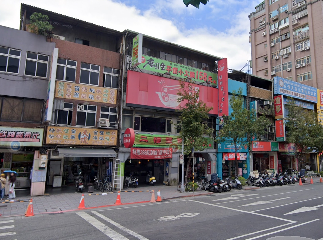 受到陸客不來加上疫情影響，南京東路五段上的「可利亞石頭火鍋」已於本月熄燈。（翻攝自Google Maps）