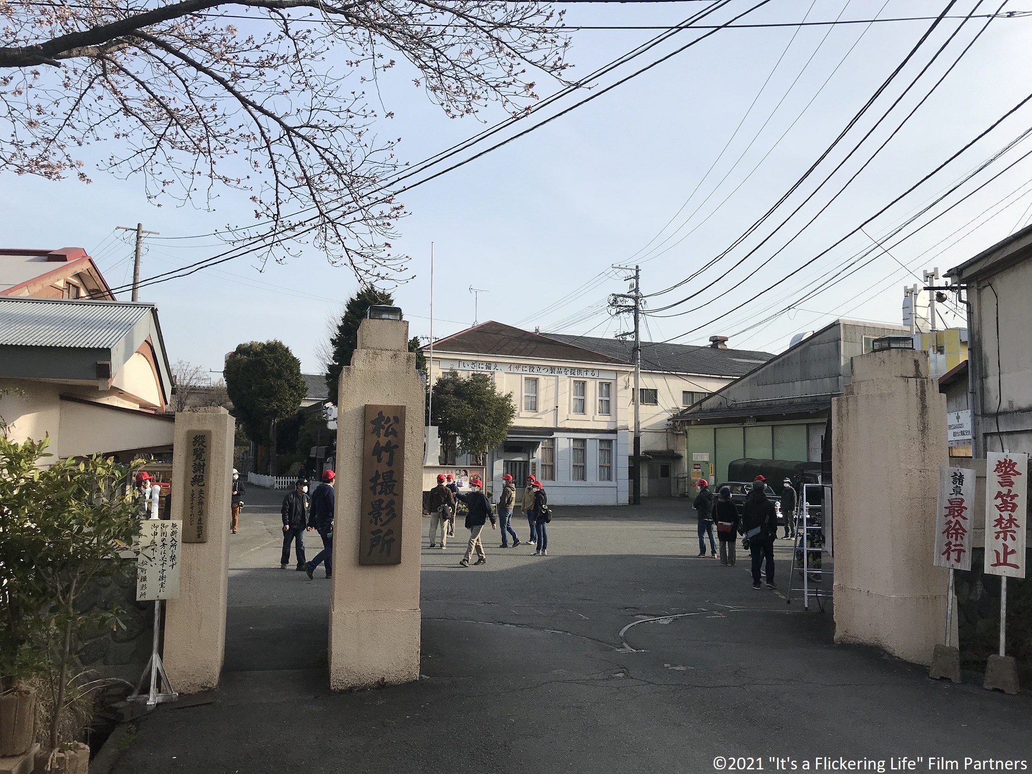 劇組借用位於東京八王子的工廠重現當年的松竹攝影所，許多道具與加工細節也都是參考山田洋次分享的記憶。（采昌國際多媒體提供）