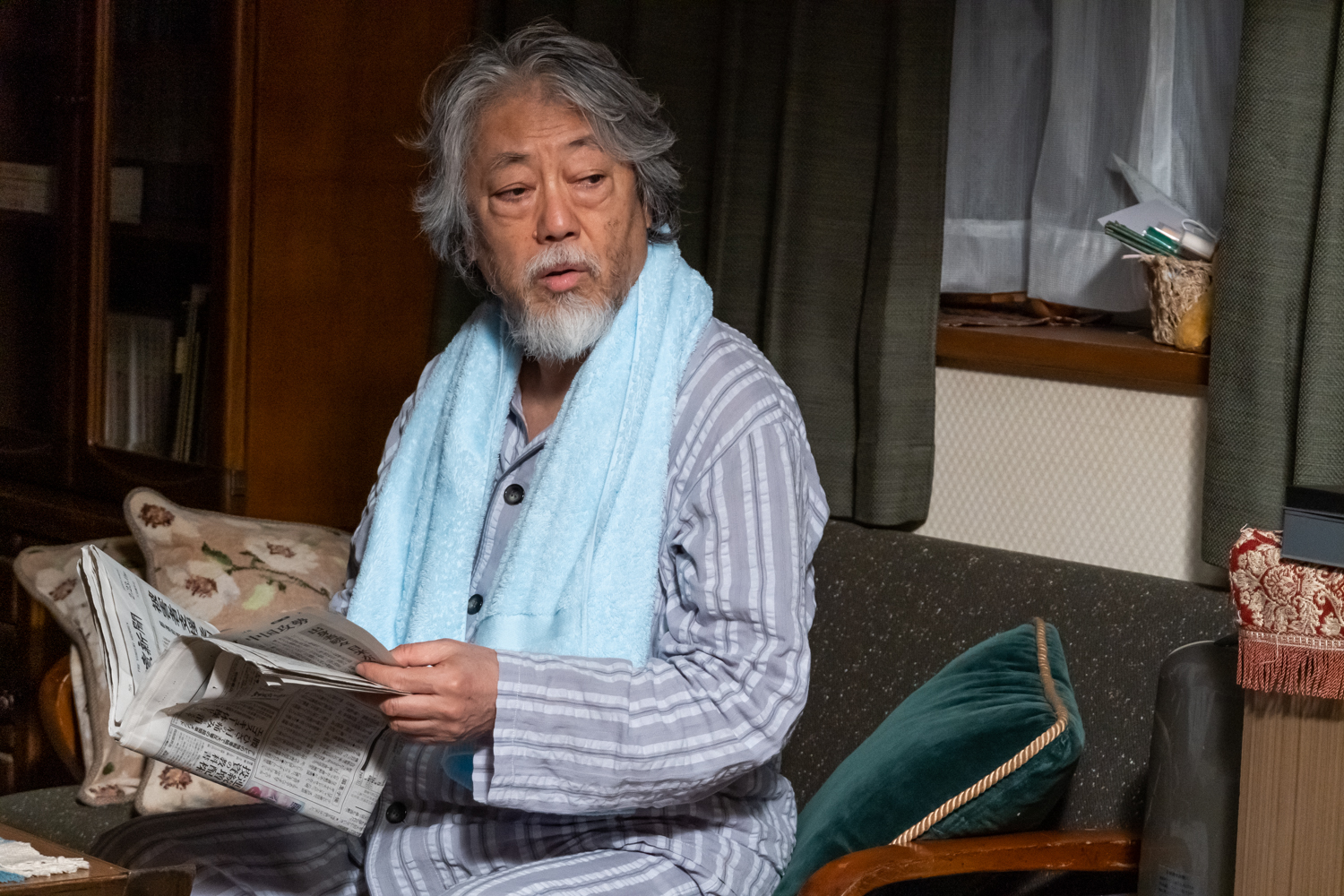 澤田研二因好友請辭《電影之神》接替演出，在片中飾演嗜酒又好賭的糟老頭。（采昌國際多媒體提供）