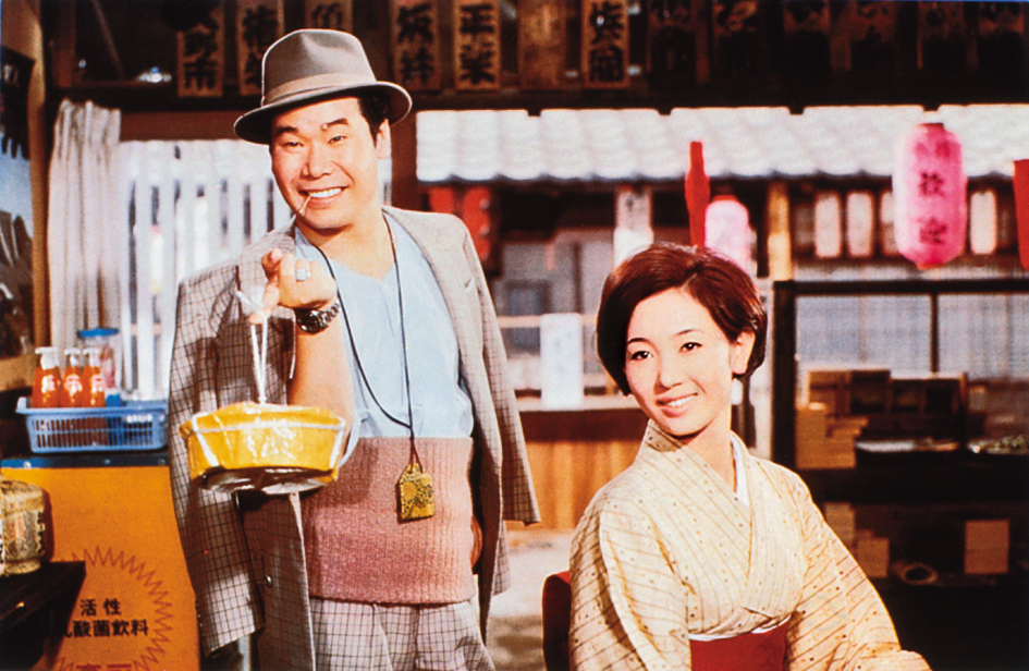 山田洋次執導的《男人真命苦》系列被封為日本國民喜劇，渥美清飾演的「寅次郎」（左）更是家喻戶曉。（采昌國際多媒體提供）