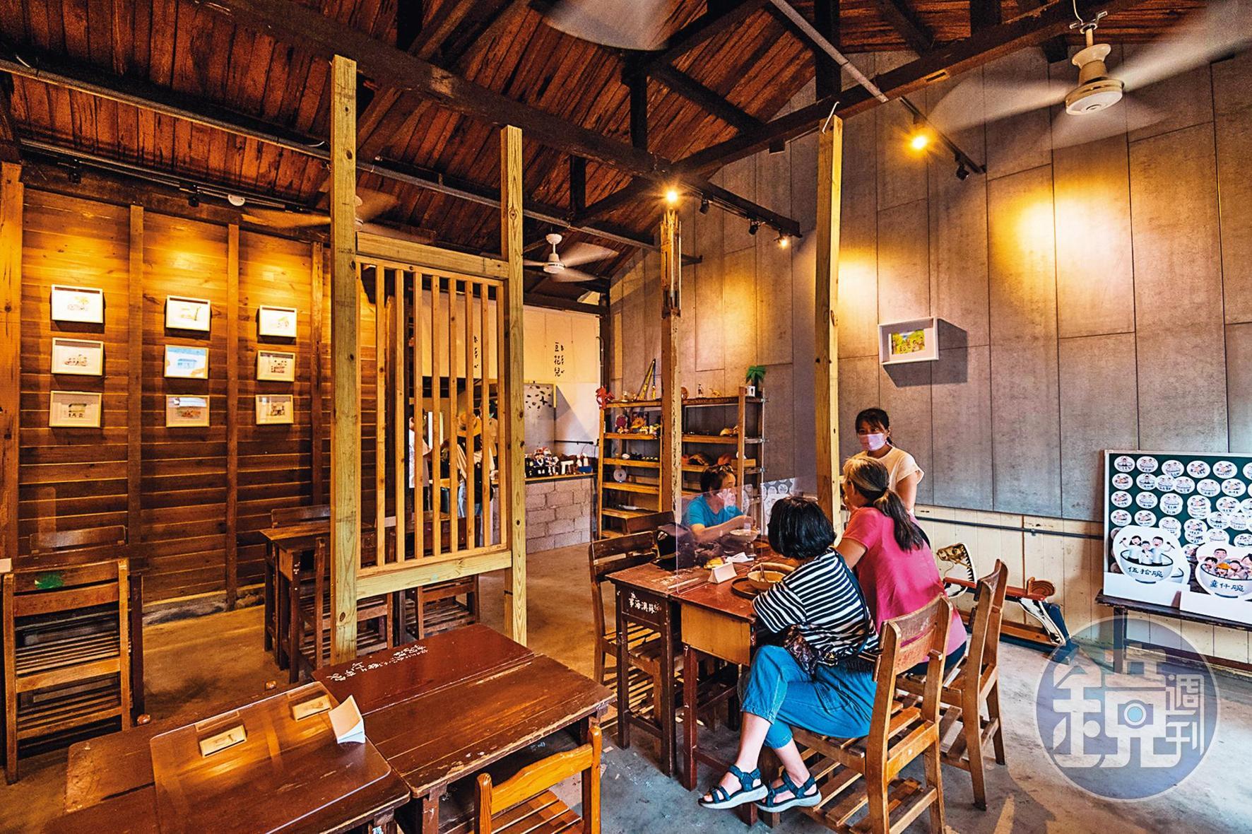 老屋空間改建的豆花店，溫潤復古的氛圍很討喜。
