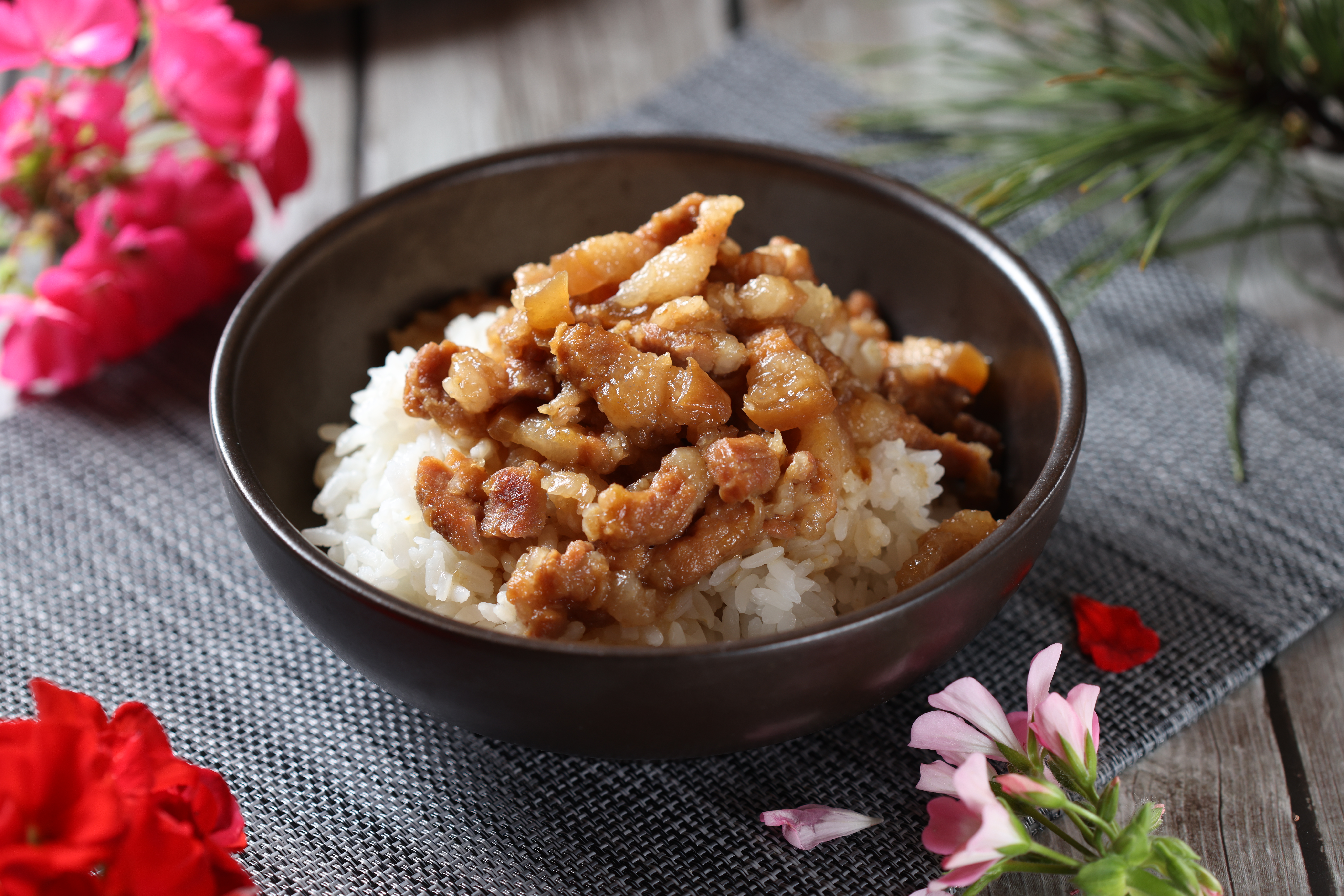 如此美味的滷肉飯，一碗絕對不夠。