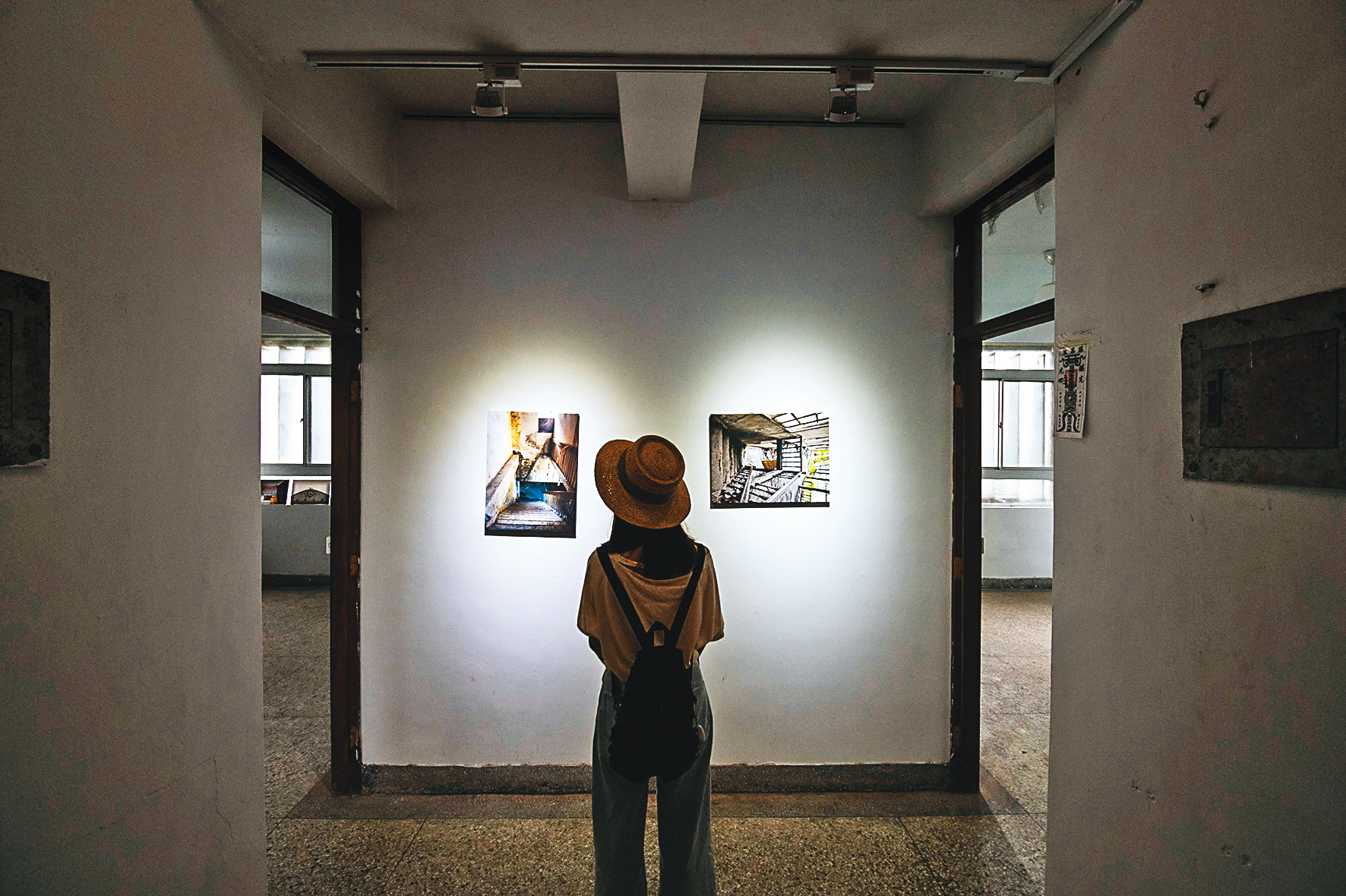 移居花蓮新城的胡文偉教練，彷彿有一雙神奇的魔手，讓老台電大樓重生了。