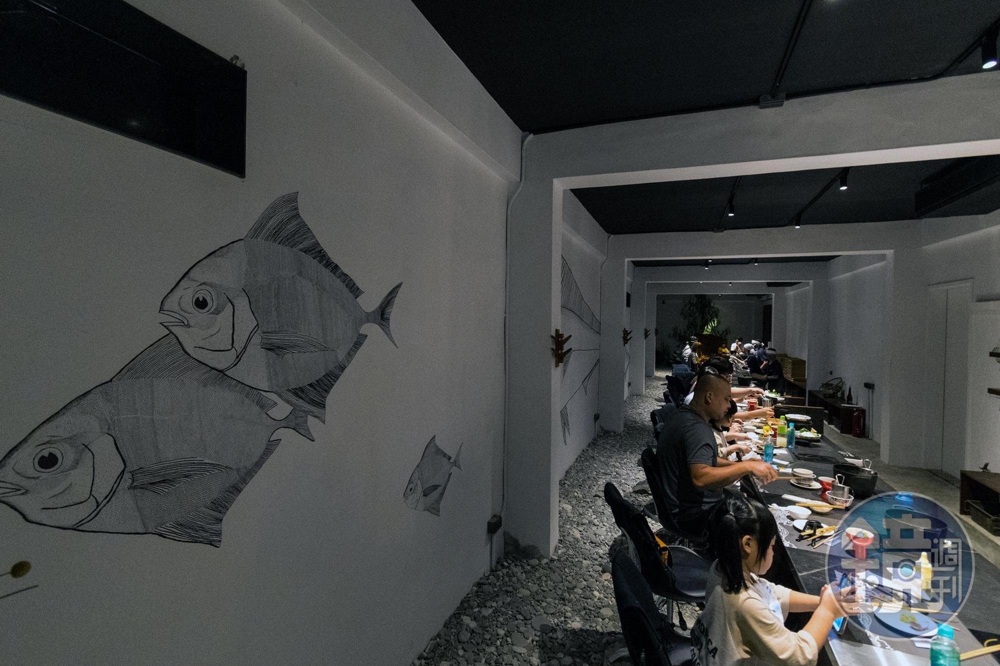 海邊意象和鵝卵石鋪地,經營者都希望顧客以自身視覺體會當地意象。