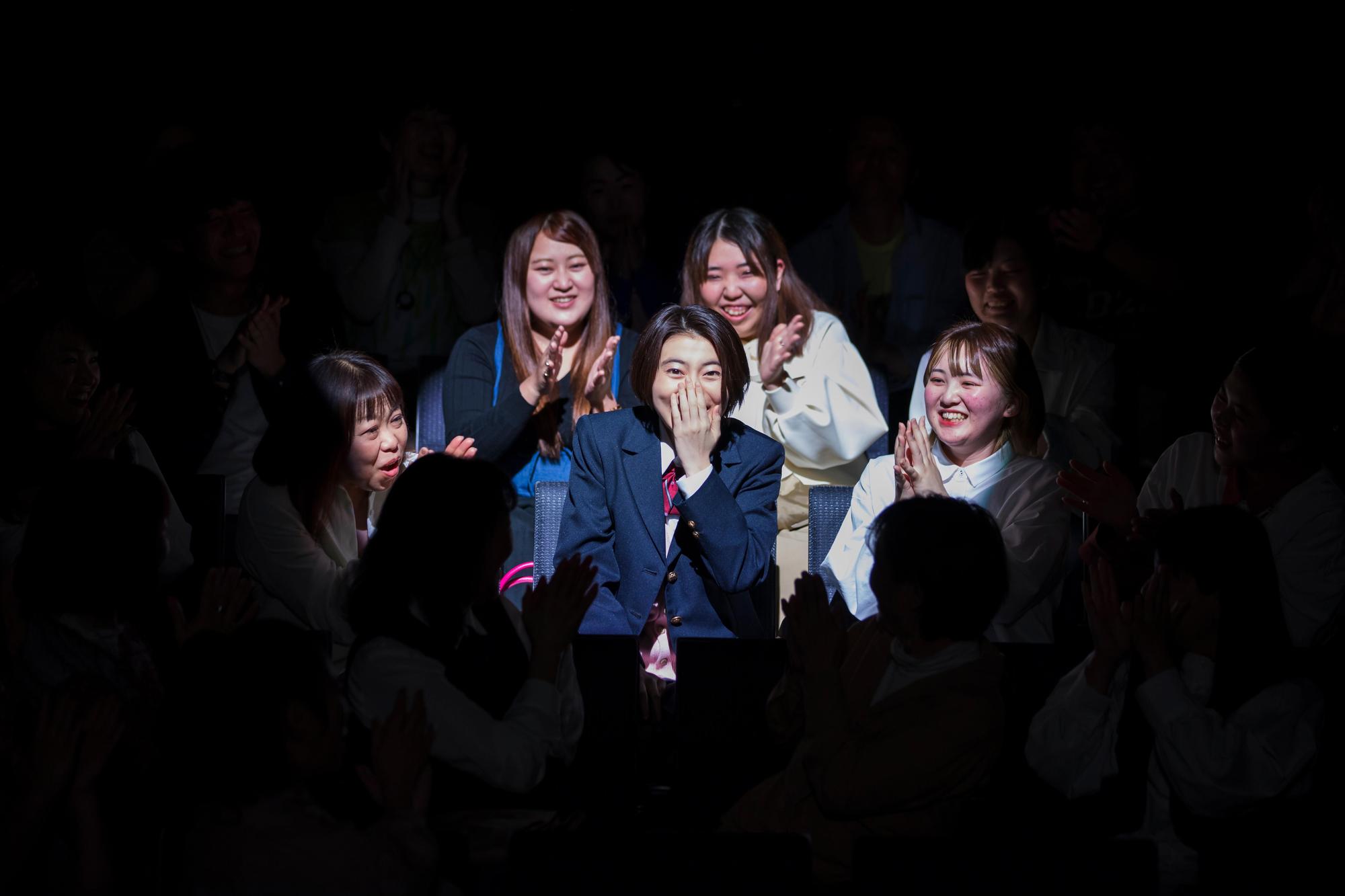 松田聖子執導《亞洲怪談2:起風的那日》講述女學生如願見到喜愛歌手後發生的奇遇。(HBO提供)