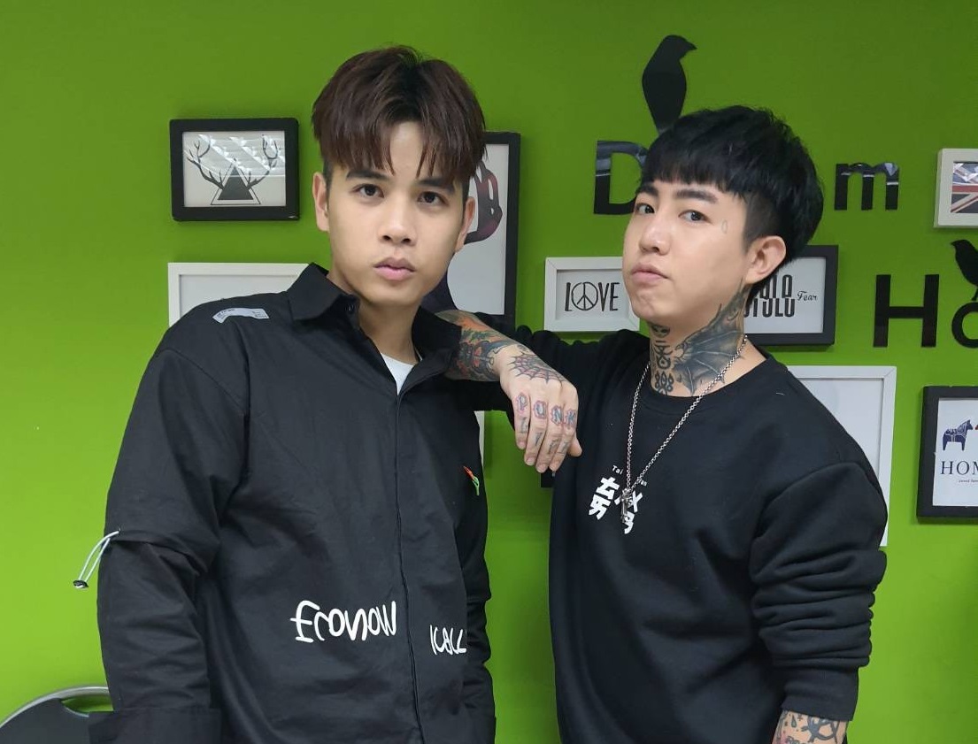 謝和弦（右）將在墾丁開唱。（錢櫃提供）