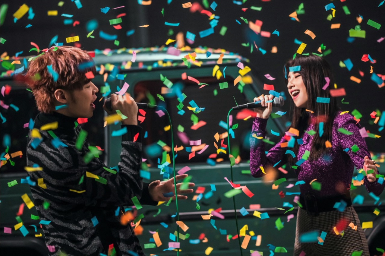 柯佳嬿首次進錄音室錄音，挑戰自己不熟悉的曲風，她是用演戲的角色扮演之道，來完成這次挑戰。（KKLIVE提供）