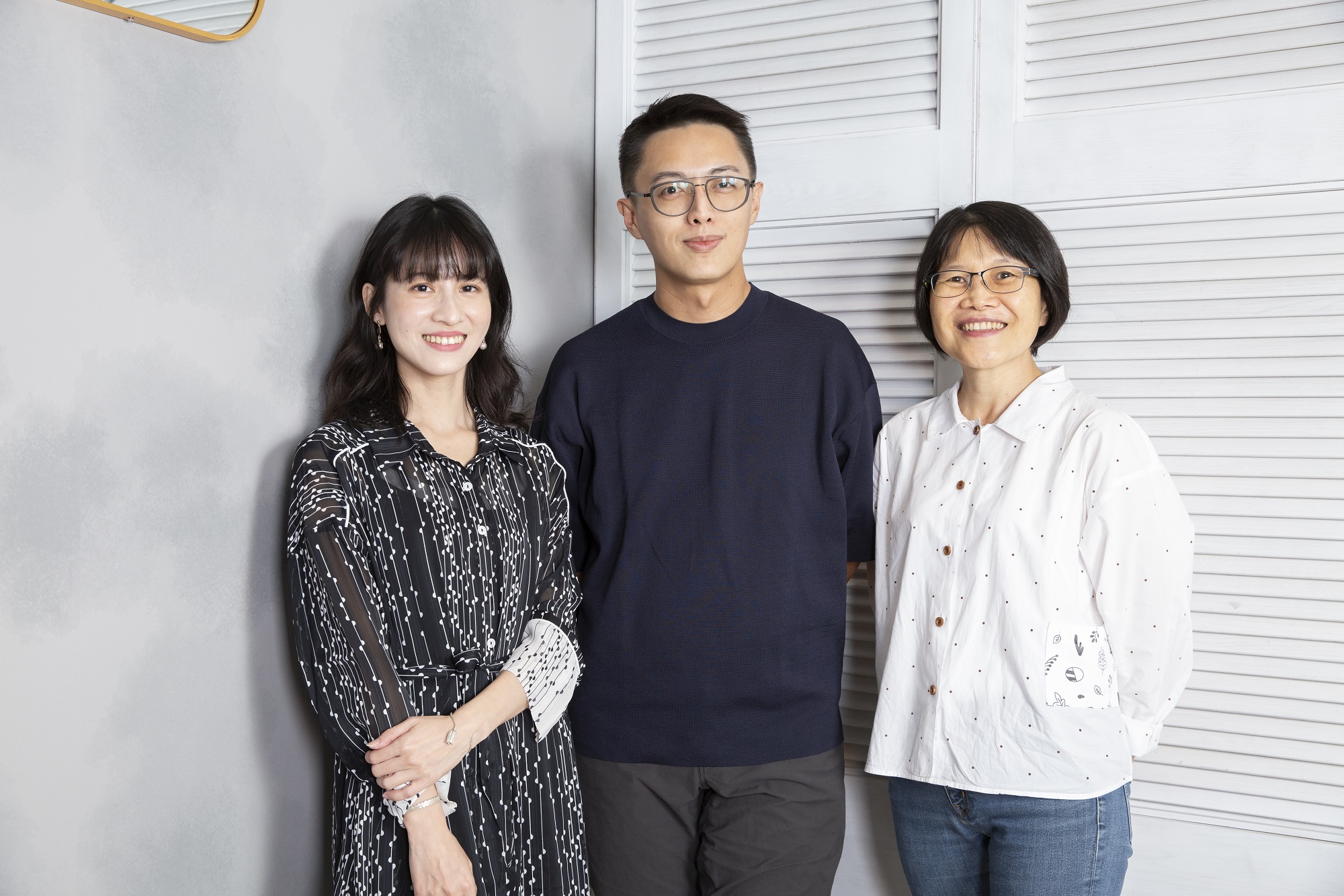 製作人徐青雲（右起）攜手導演林君陽費時3年多打造，由連俞涵擔綱演出，將50年代台灣茶葉黃金時代呈現給觀眾。