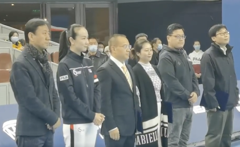 胡錫進今又再推特發文，聲稱這是彭帥出席在北京的青少年網球賽的畫面。