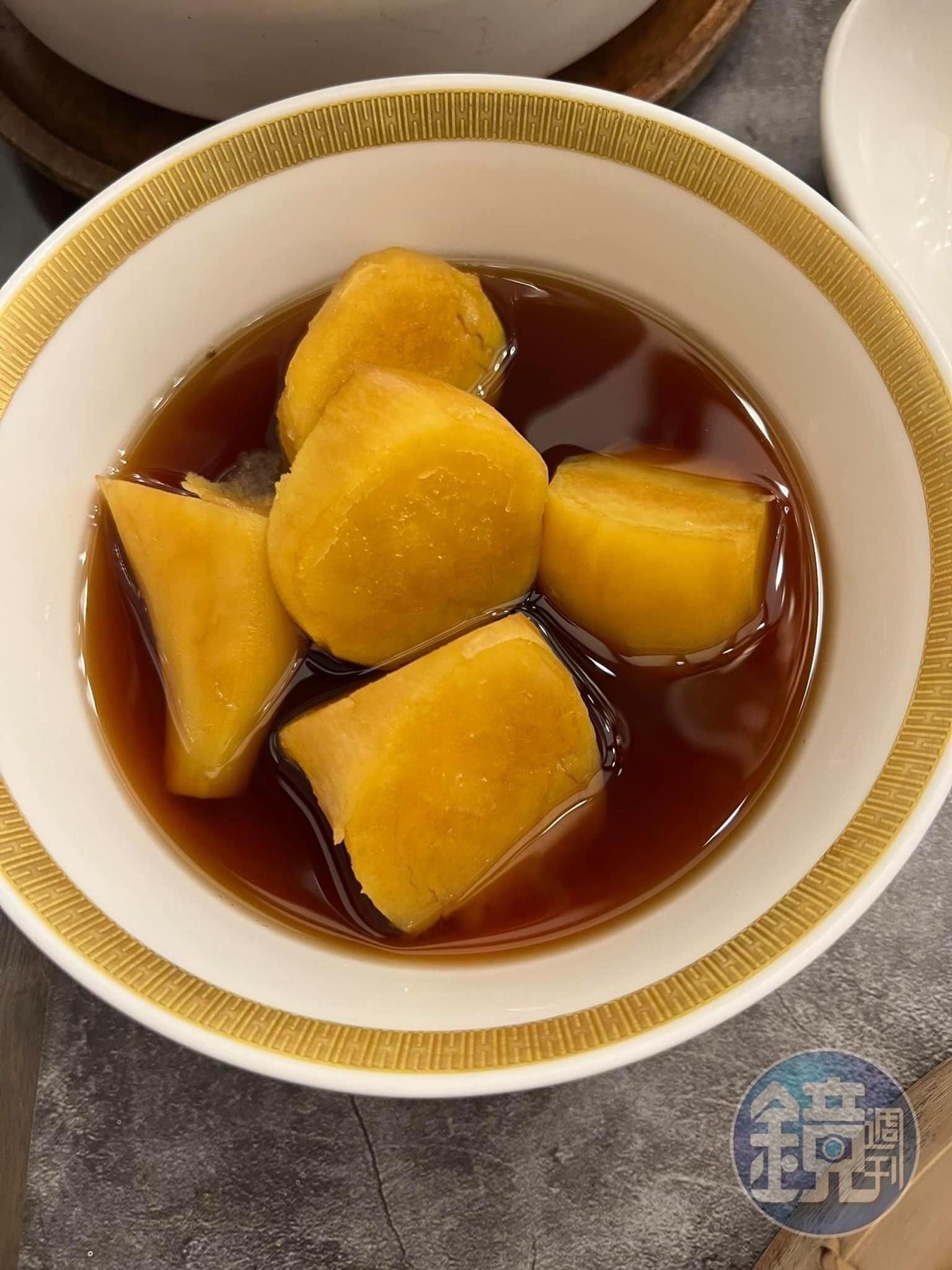 黑糖薑母地瓜湯可以解大閘蟹的寒性，必吃。