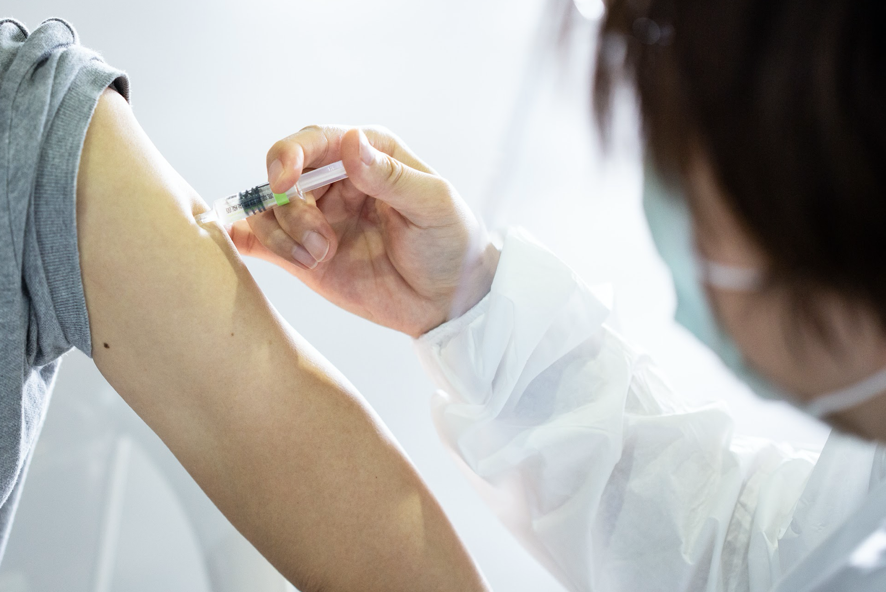 國內疫苗施打進度持續推進中，但北市一週內接連發生打錯疫苗事件，已累積3起。（資料照）