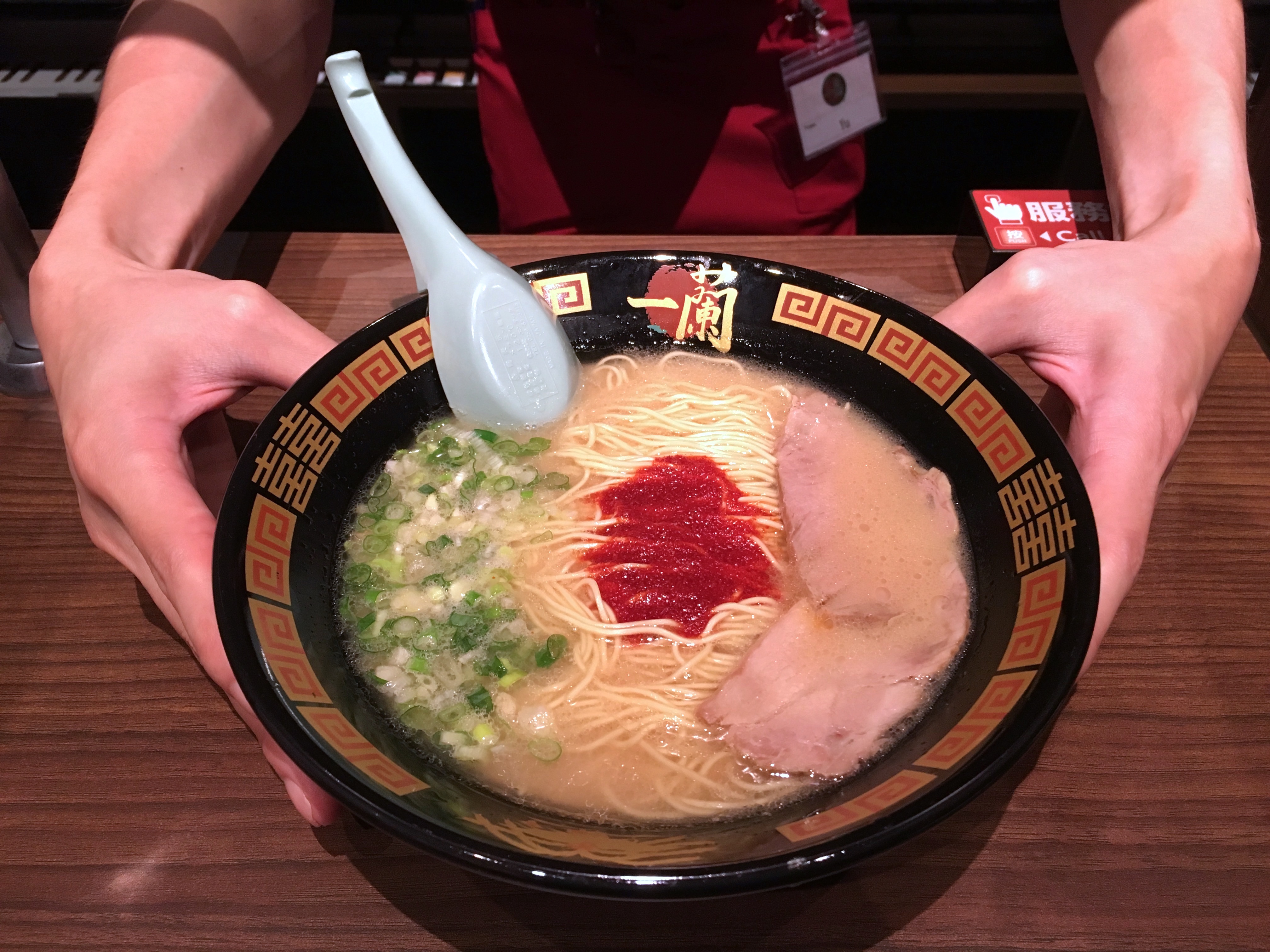 日本連鎖拉麵品牌「一蘭」，在台中開設台灣2號店，11月24日正式開幕。