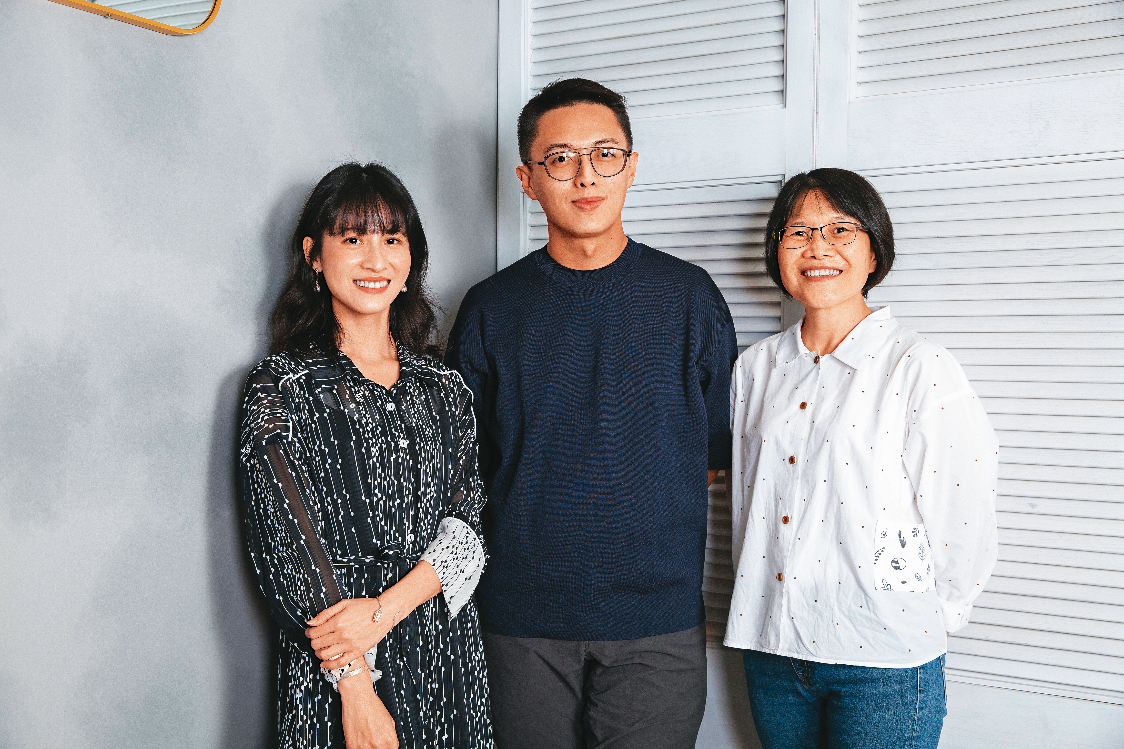製作人徐青雲（右起）攜手導演林君陽費時3年多打造，由連俞涵擔綱演出，將50年代台灣茶葉黃金時代呈現給觀眾。