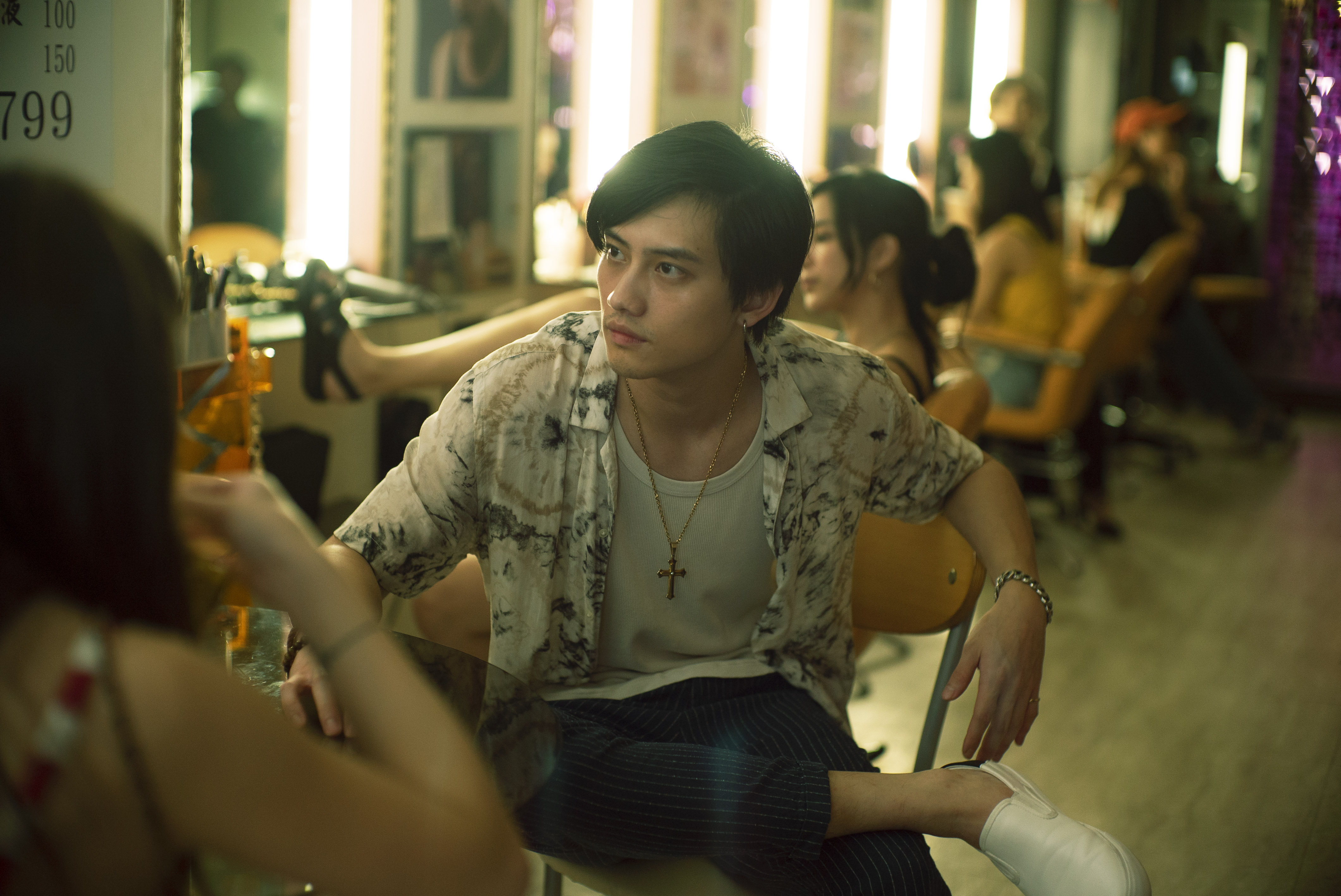 形象陽光健康的范少勳大膽演出皮條客，且還親自去酒店當少爺實習。（牽猴子提供）