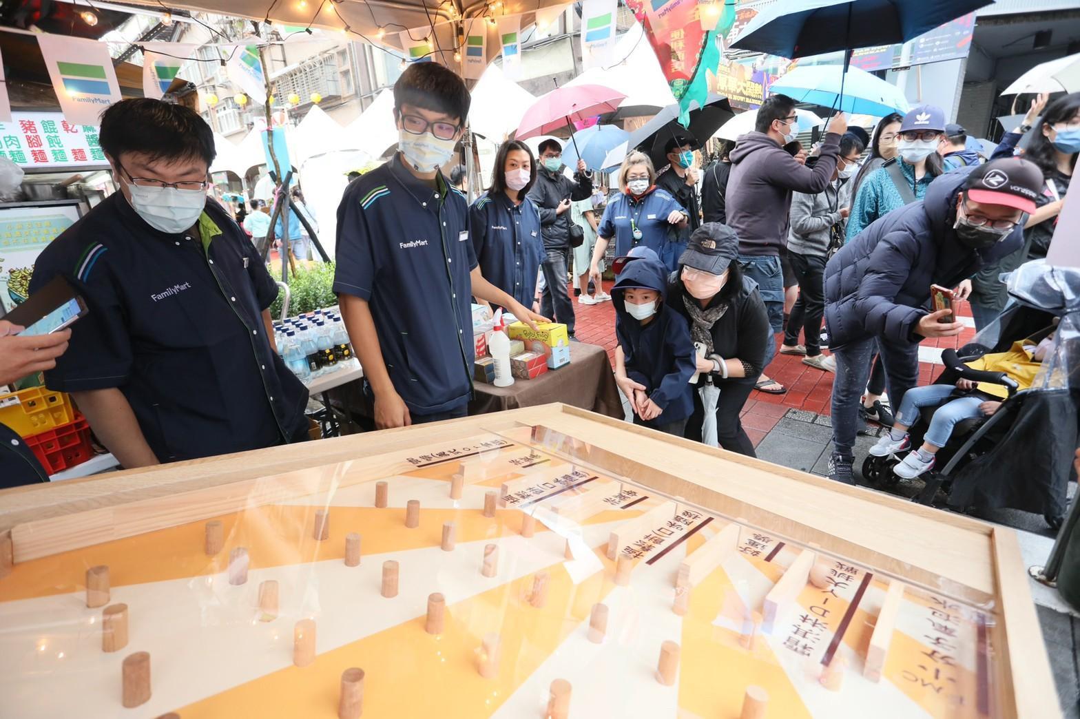 在地市集相當熱鬧。(文化總會提供)