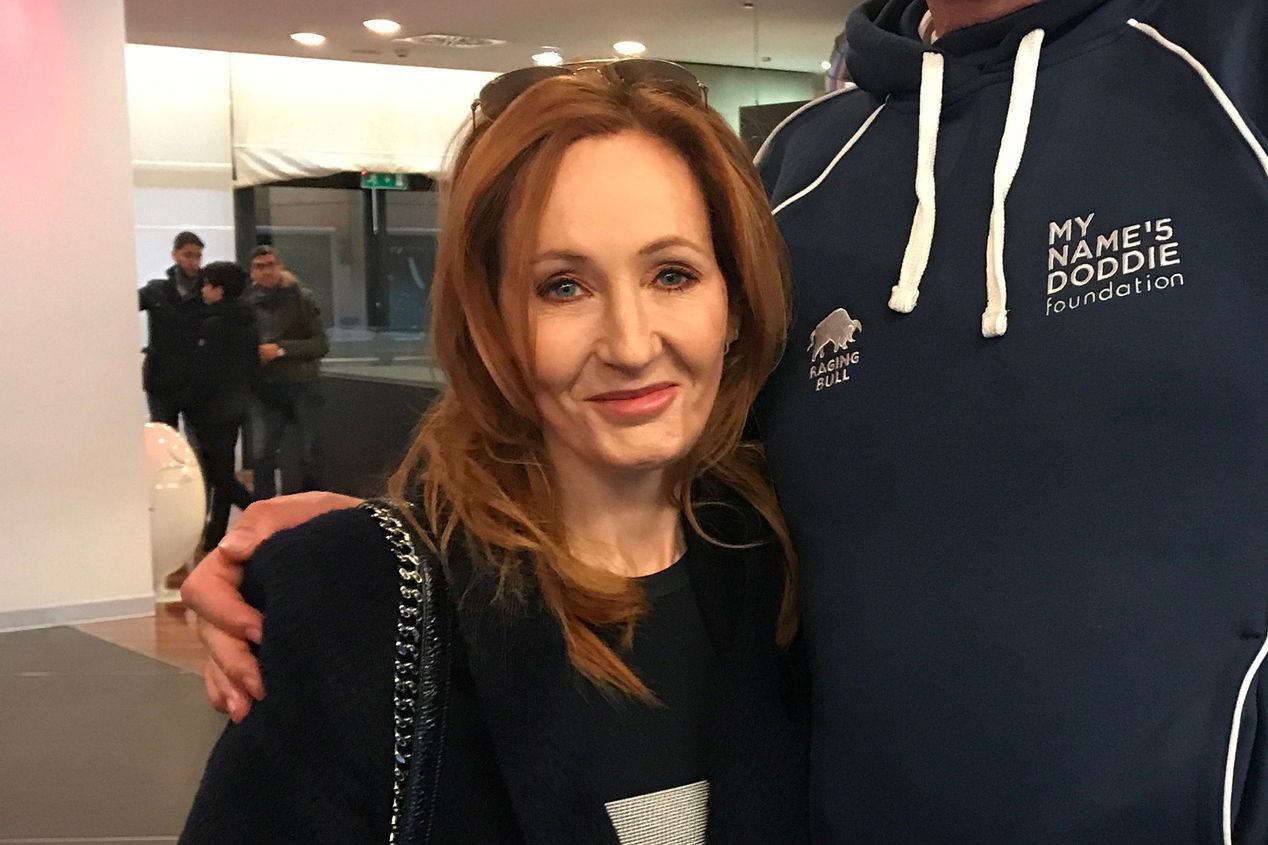 《哈利波特》作者JK羅琳自曝因跨性別發言爭議而受到死亡威脅。（翻攝自jk_rowling推特）