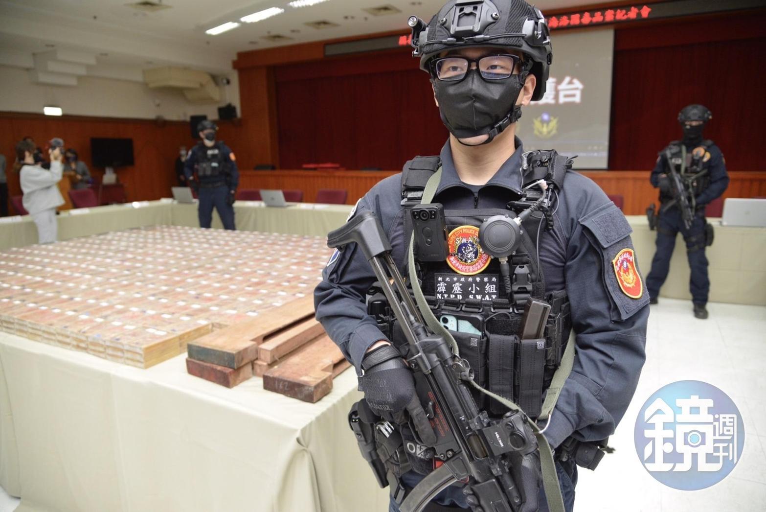 新北警方破獲陸上最大宗海洛因毒品案，查獲海洛因磚1,172塊，共重約446.8公斤、市價約新台幣50億元。
