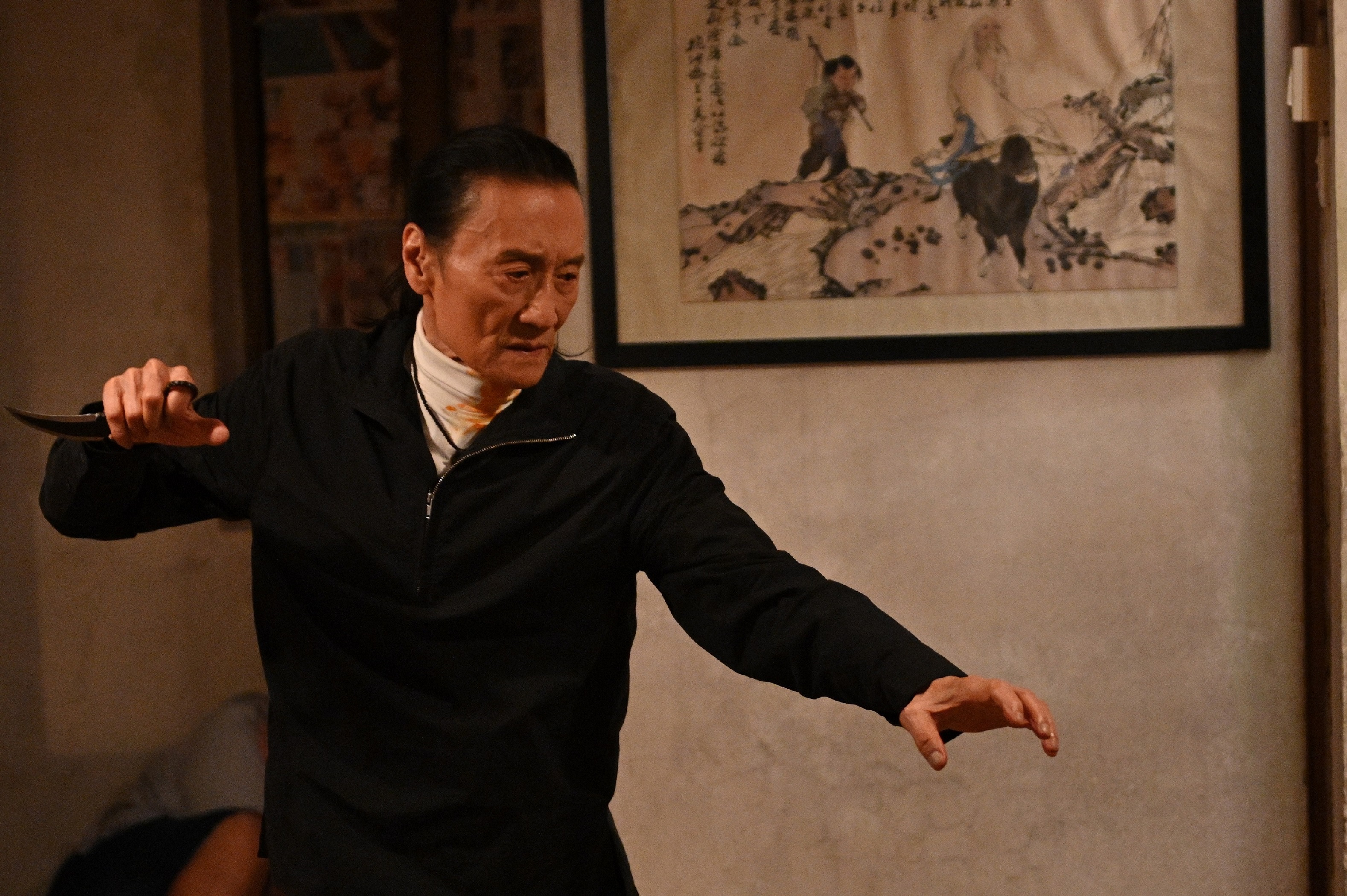 謝賢演出過氣殺手，戲裡戲外都要殺出一個黃昏。（華映）