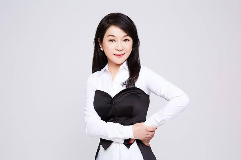 周玉蔻稍早爆料顏寬恒擔任立委期間,濫用職權爭取政府公開招標案。(翻攝周玉蔻臉書)