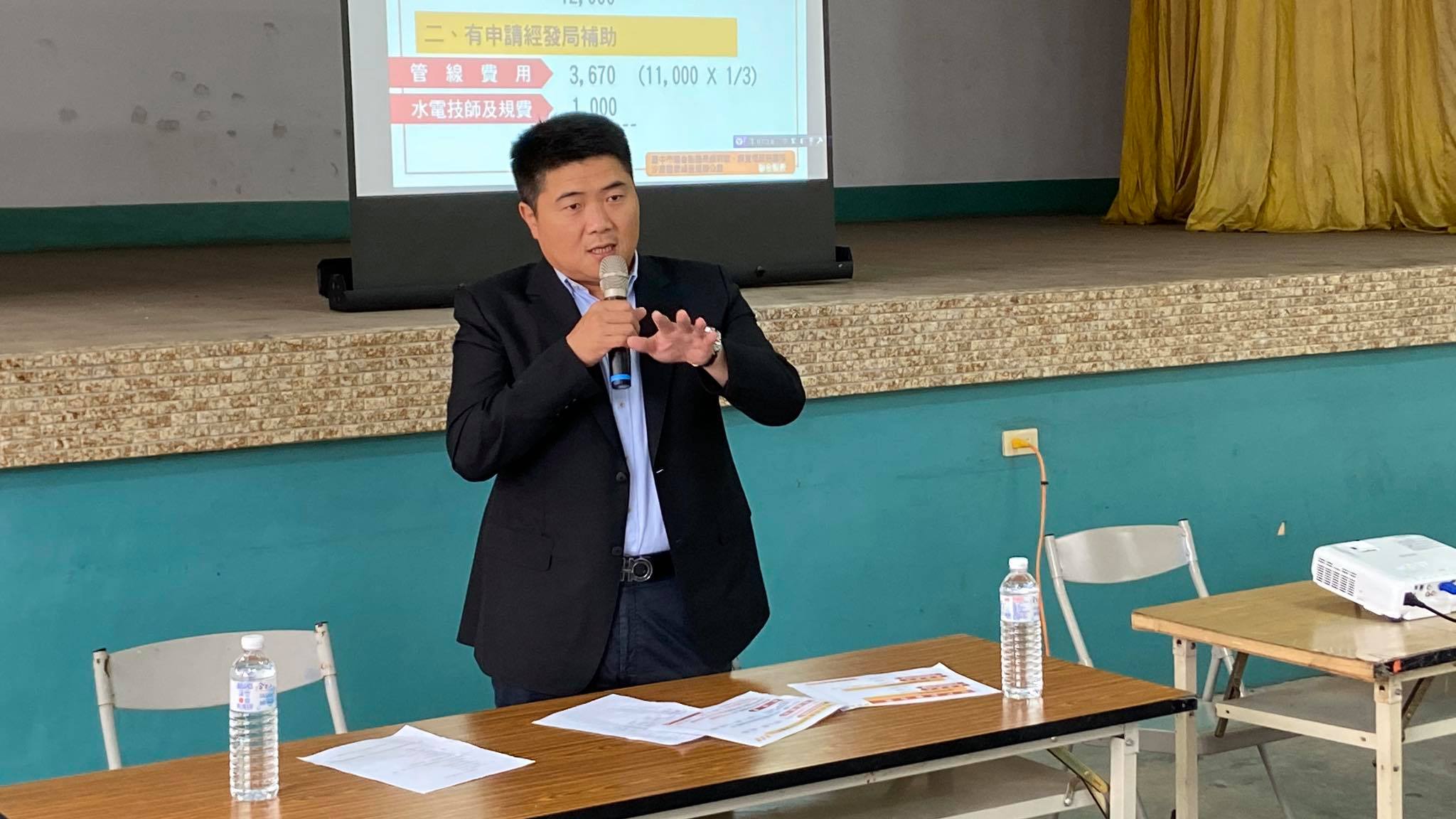 台中第二選區立委補選戰火激烈，近日屢屢爆出顏寬恆的爭議事件。（翻攝顏寬恒臉書）