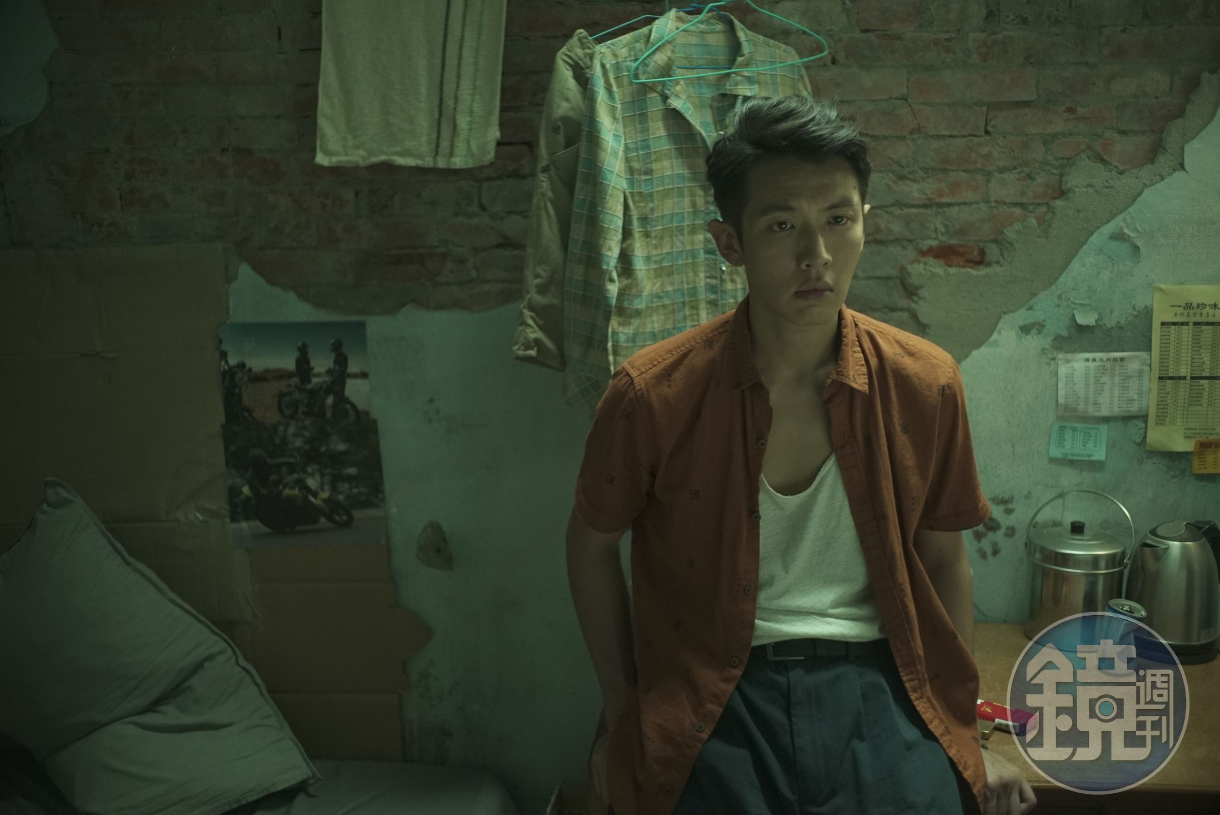 近期連推3部作品的柯震東，在《金錢男孩MONEYBOYS》中的樣子相當迷人。（可樂電影提供）