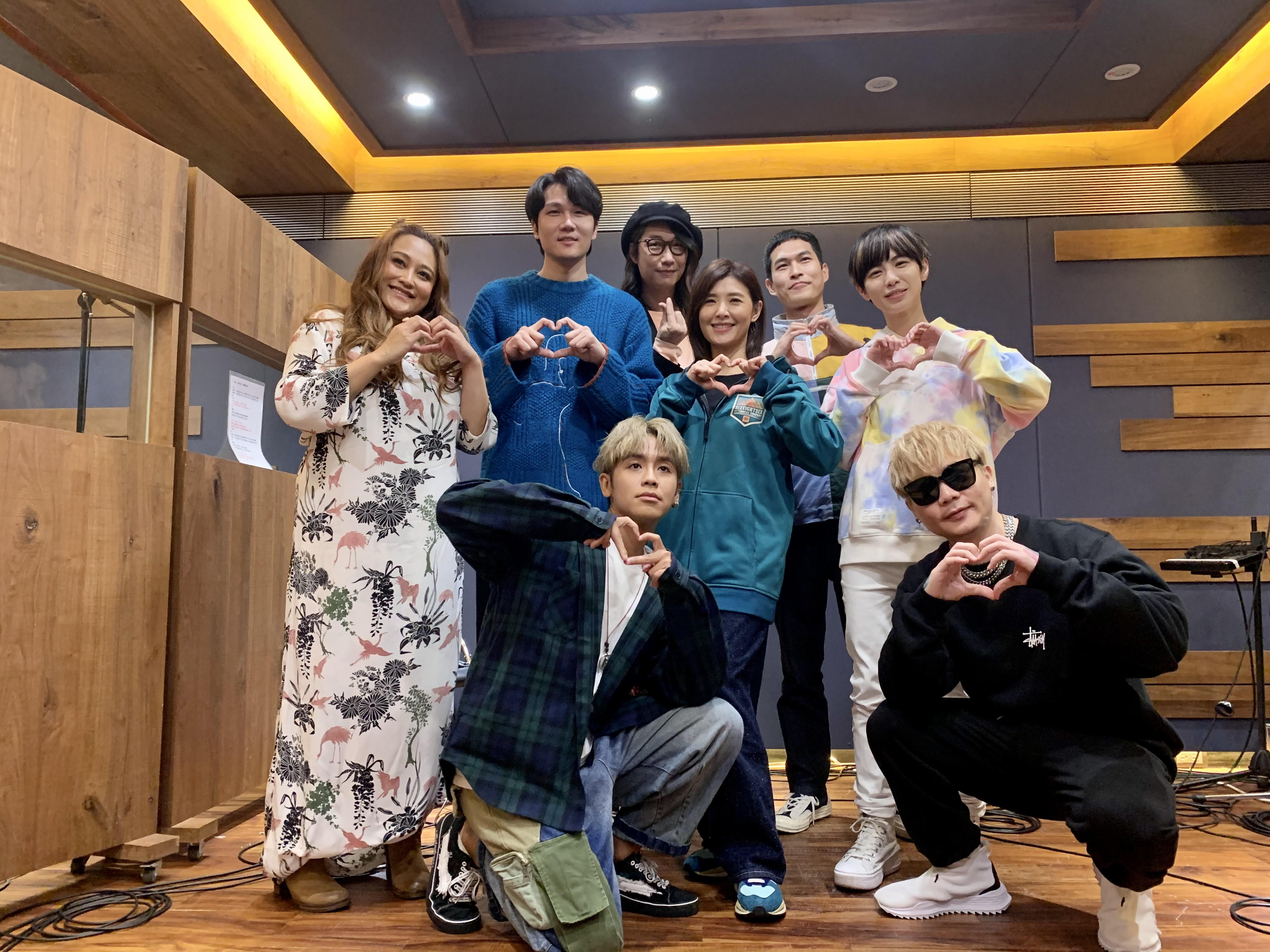 蘇慧倫、鼓鼓呂思緯、蕭秉治、宇宙人、家家、小魏魏嘉瑩為「謝謝你做好事We Together」公益演唱會難得齊聚練唱。