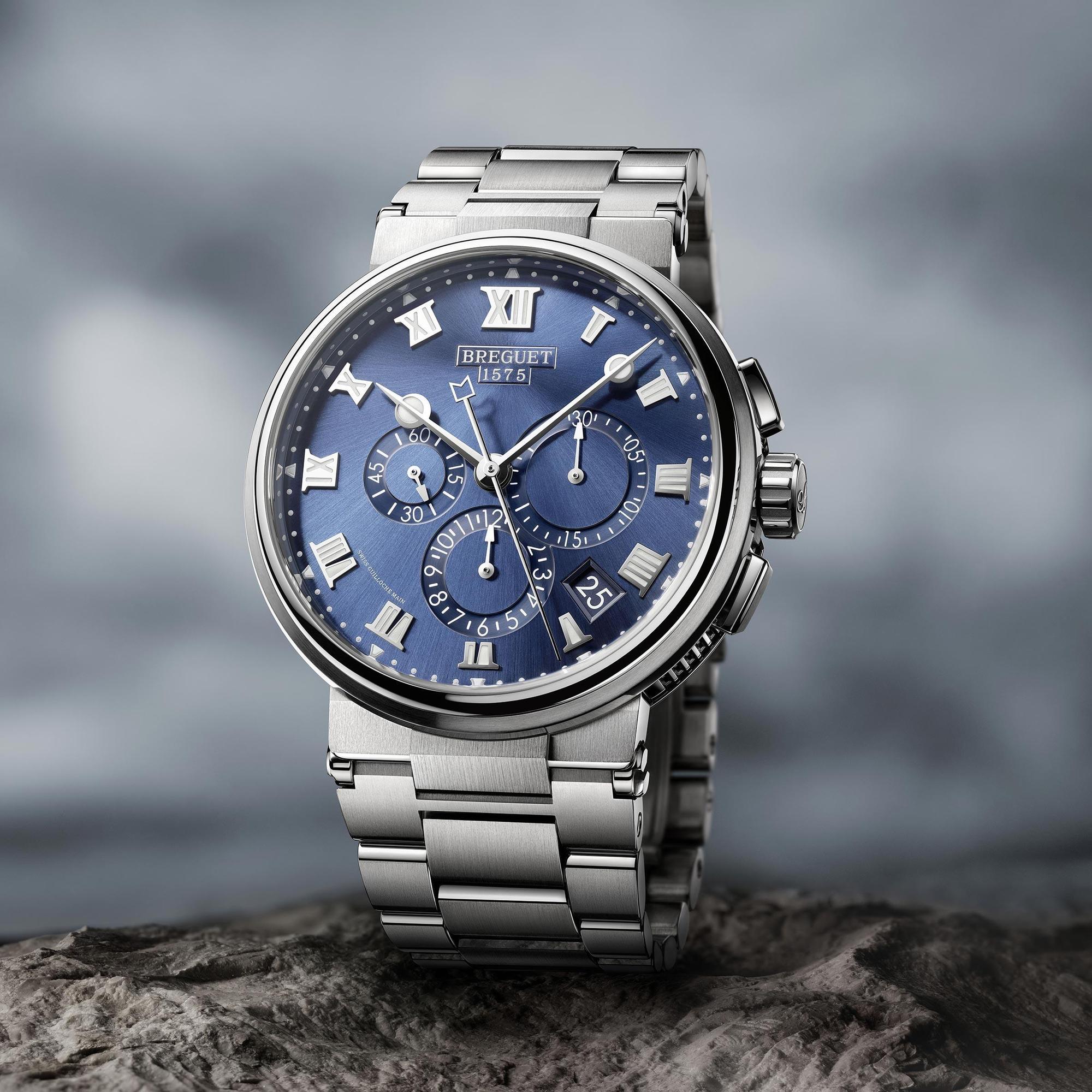 Marine Chronograph 5527，42.3mm鈦金屬錶殼，裝載582QA 型自動上鏈機芯，搭配鈦金屬鍊帶，建議售價NT$777,000。