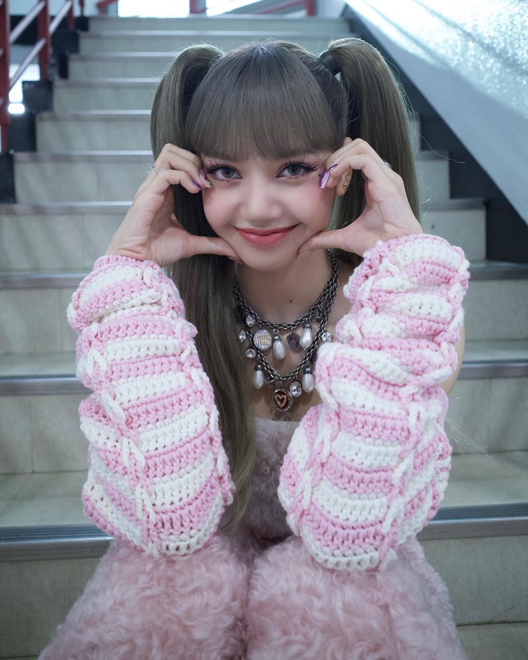 YG娛樂表示LISA健康狀況良好。(翻攝LISA IG)