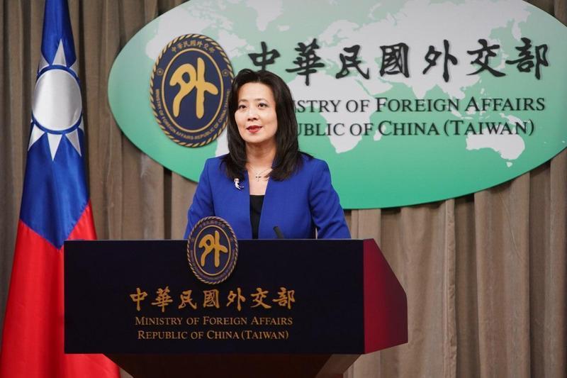 傳出唐鳳在美國民主峰會中因一張簡報圖片將台灣與中國標為「不同顏色」，讓美方急刪畫面，對此外交部表示只是技術上的問題。（外交部提供）