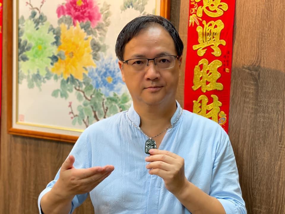 命理師江柏樂不滿遭到辱罵，日前自行蒐證提告56位網友。（翻攝江柏樂臉書）