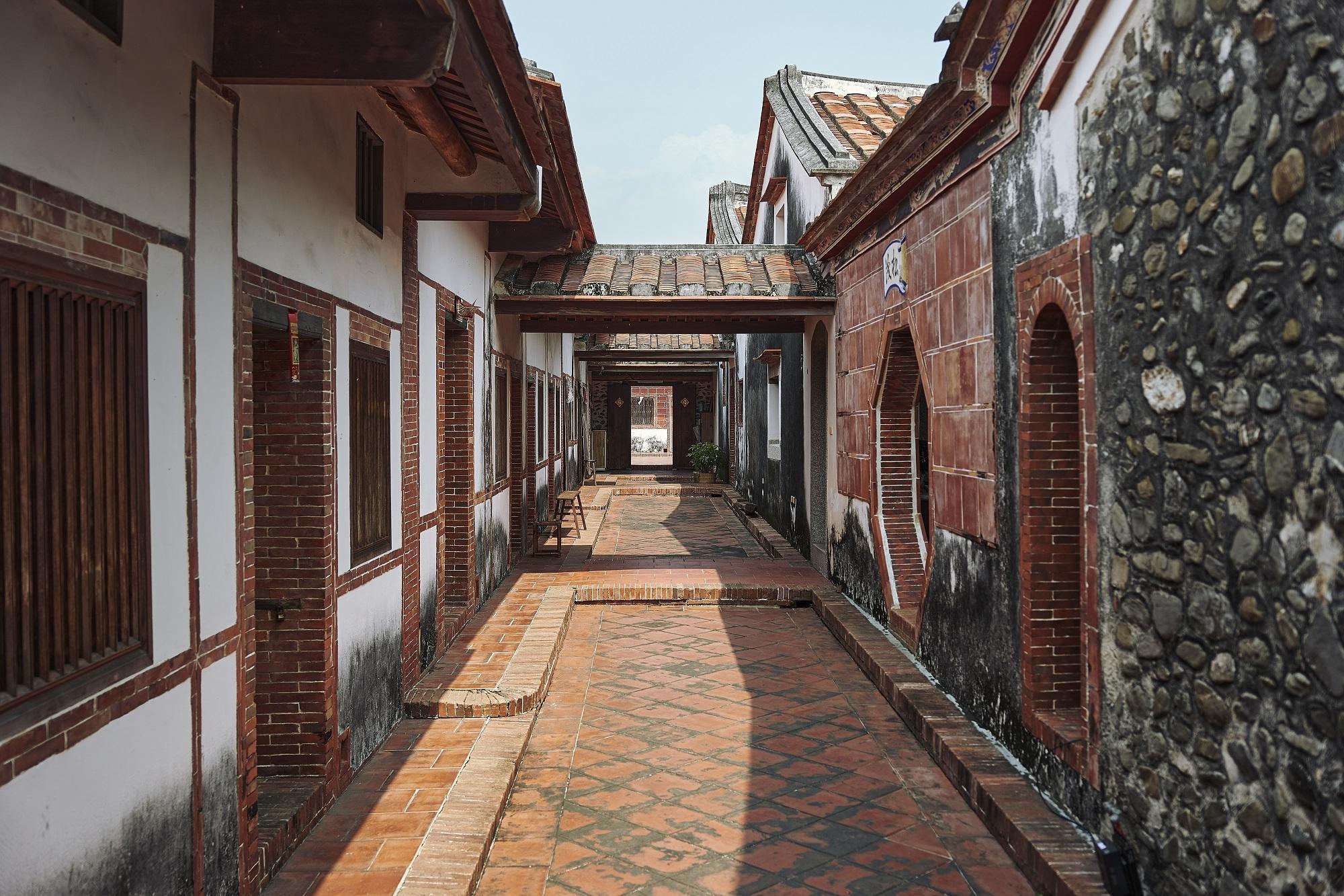屏東蕭家古厝是全台唯一五堂六院客家圍龍屋，已列為國家三級古蹟。（公視提供）