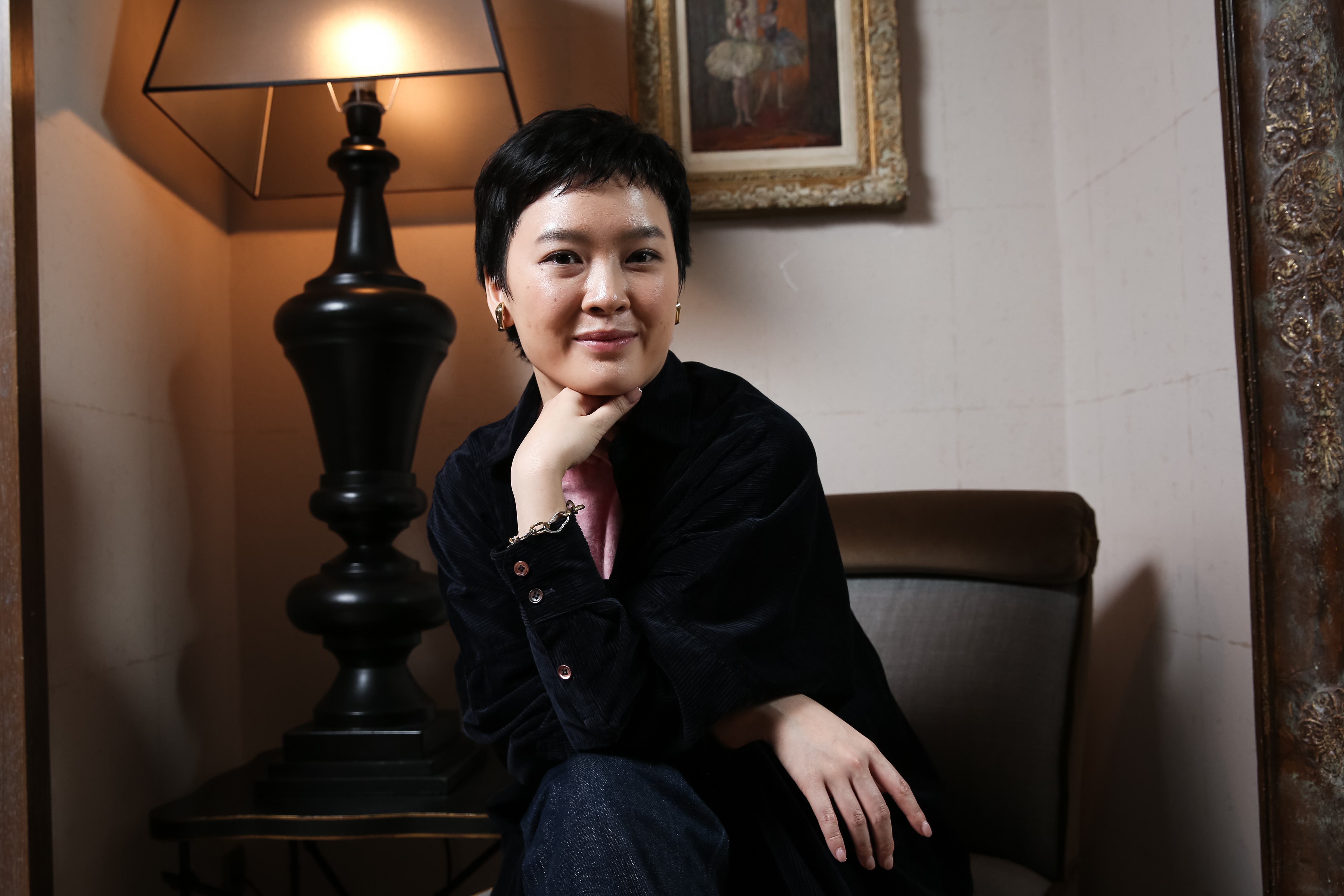 不畏懼深扒自己，但阮鳳儀卻逃避挖掘媽媽的內心，也是她在創作《美國女孩》時最困難的一部份。