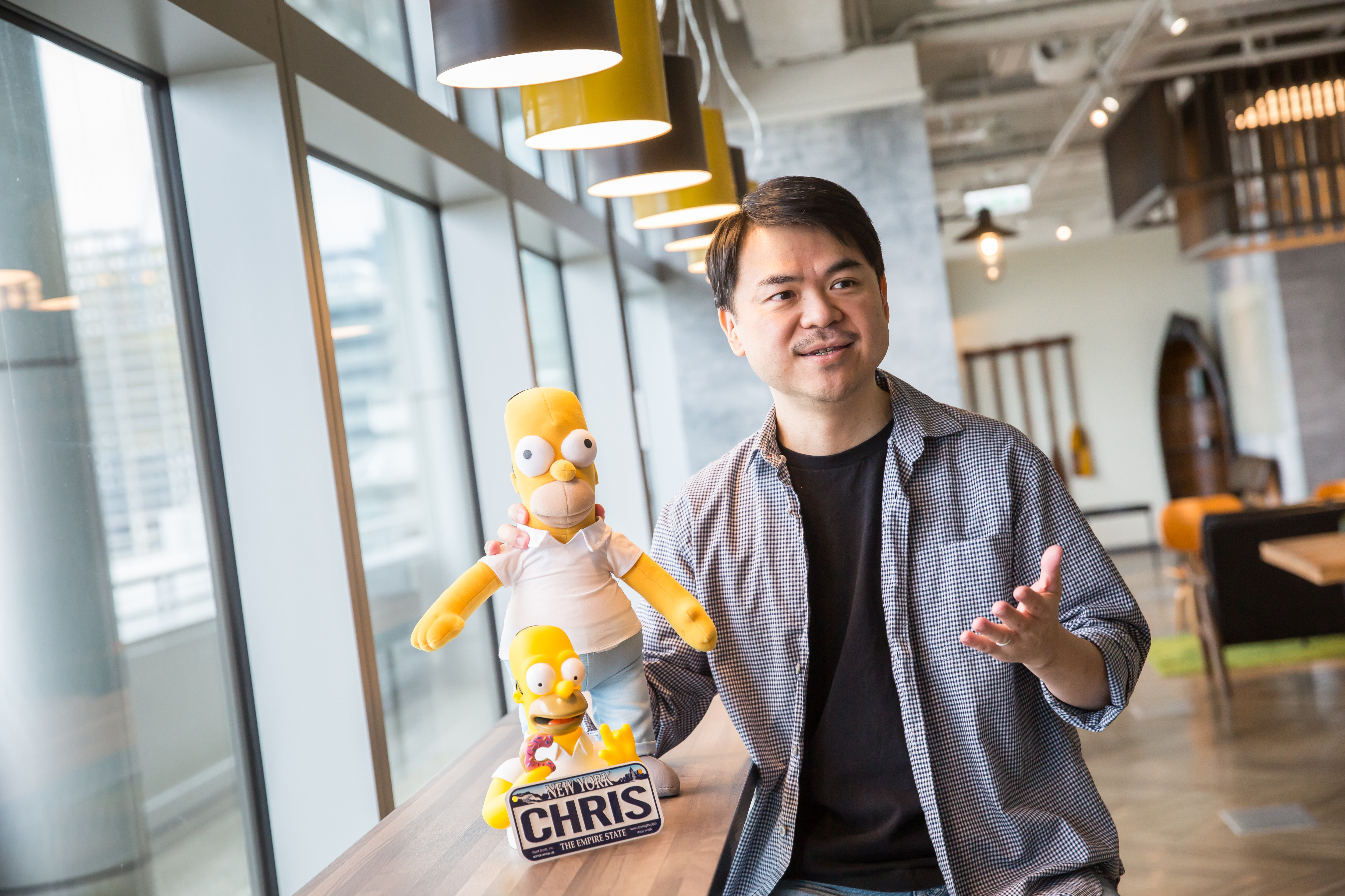 動畫《辛普森家庭》主人翁Homer Simpson的生活，是林冠羣追求的理想目標。