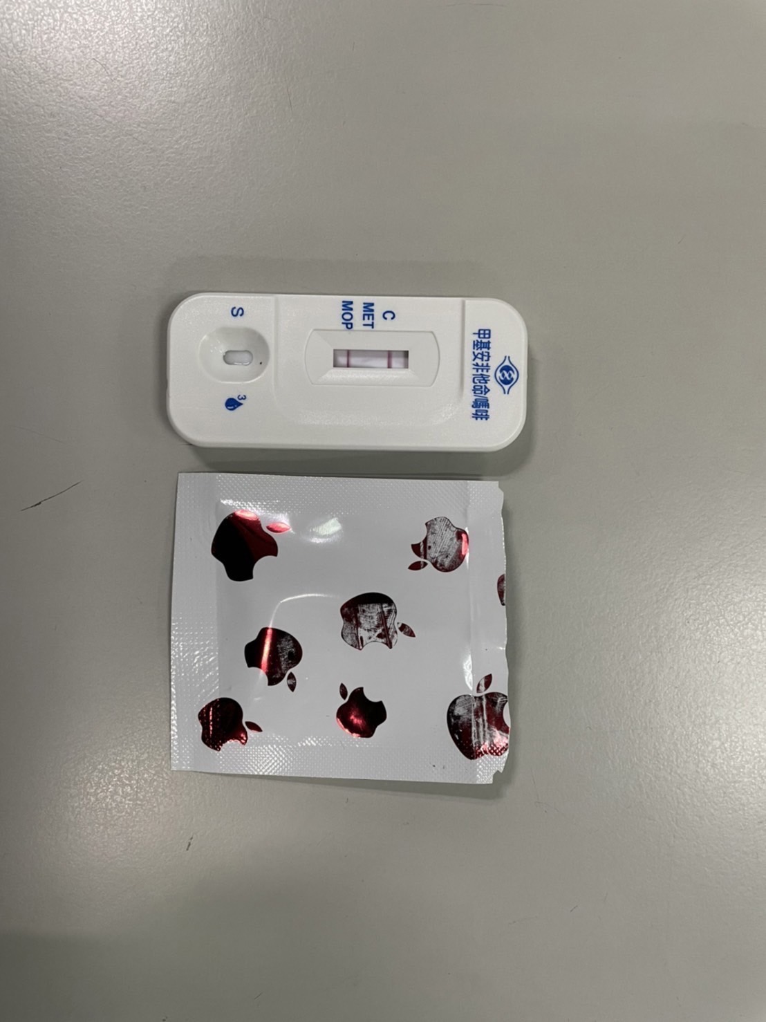 賈曈曈身上起出的毒咖啡包，初步檢驗呈安非他命陽性反應。