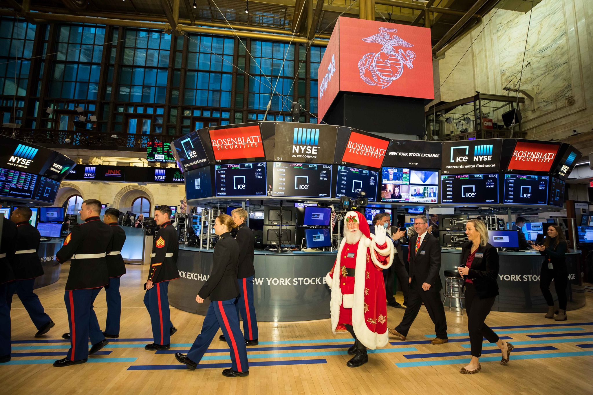 雖然感恩節後美股漲多回跌，但市場仍樂觀看待。（翻攝自New York Stock Exchange）