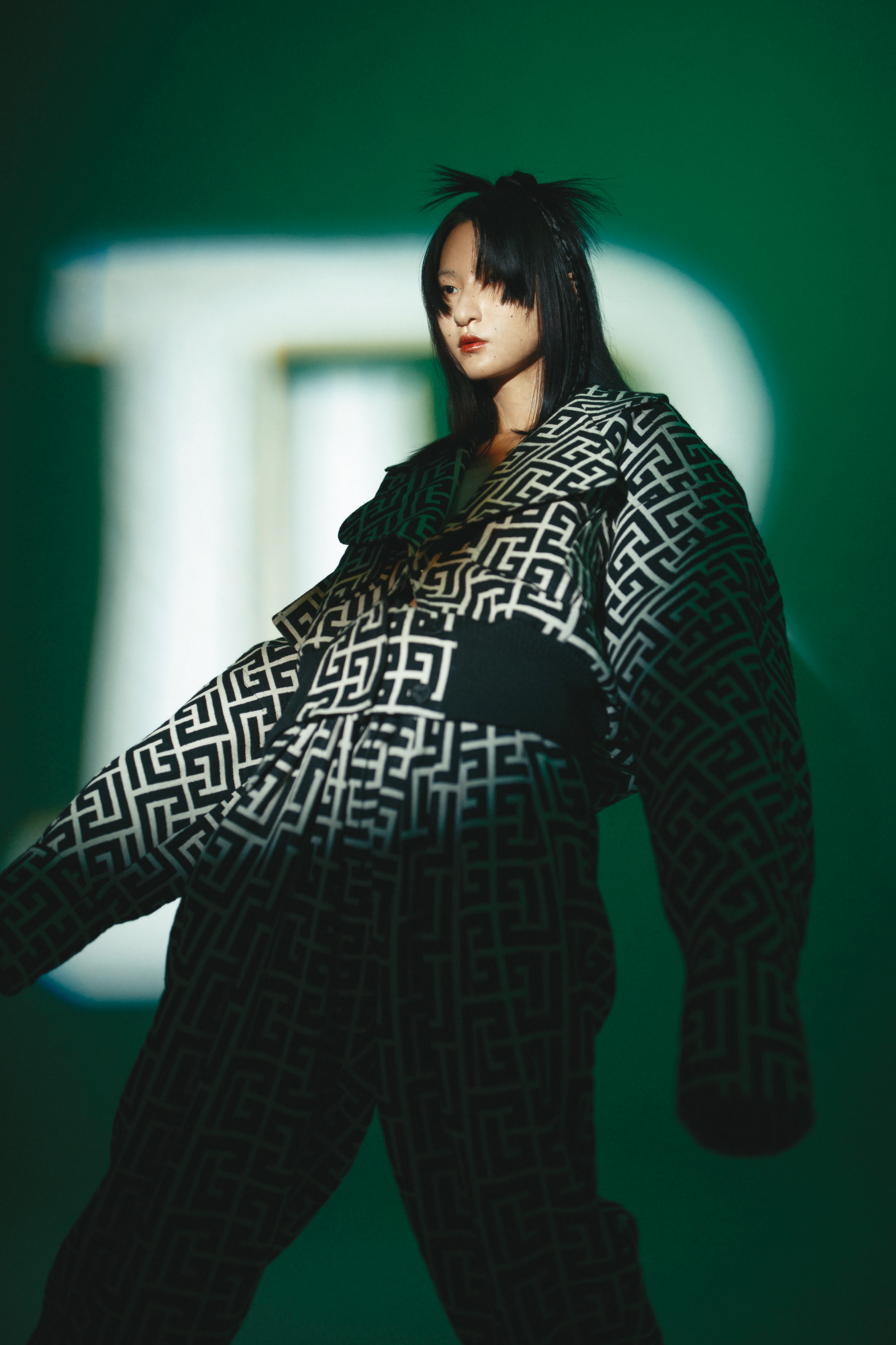 經典Monogram飛行夾克 價格店洽／經典Monogram長褲 價格店洽 All by Balmain