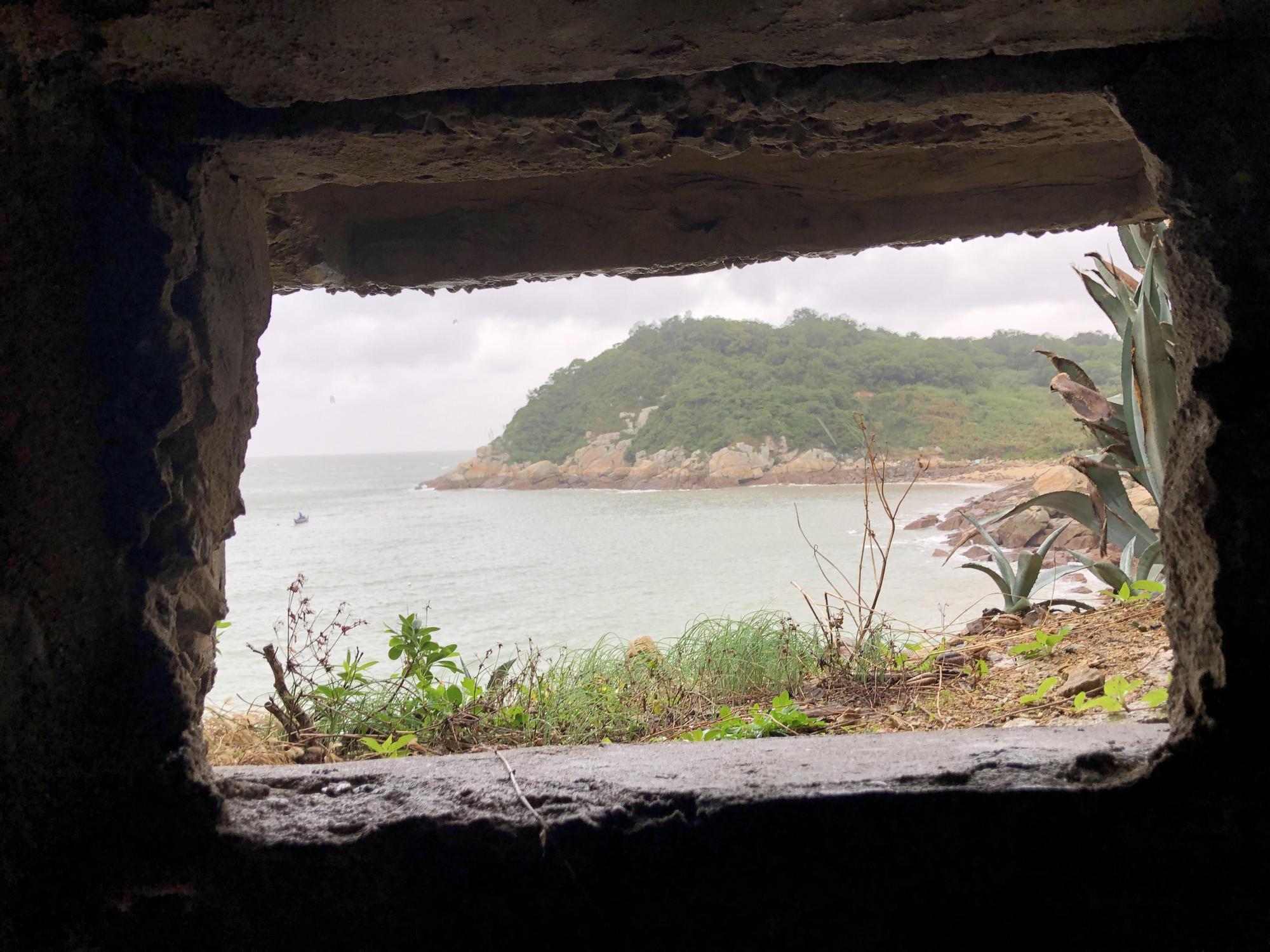 馬祖每一座碉堡都是看海的最佳視野。(攝於77據點)