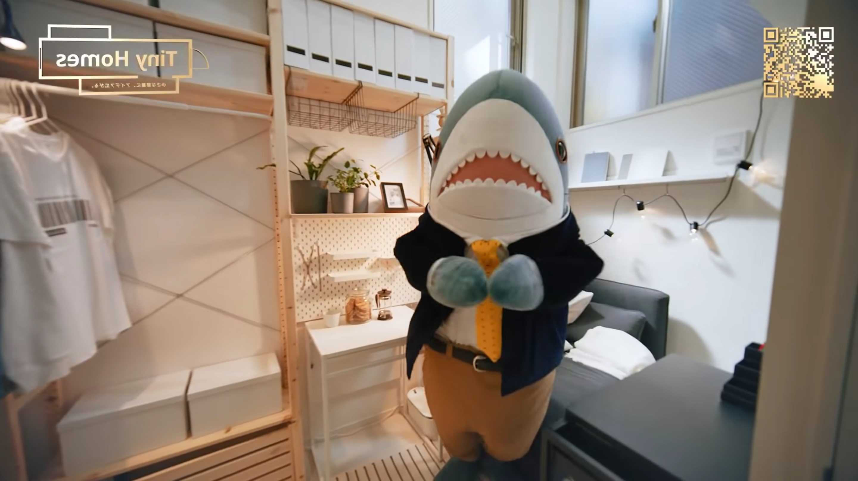 日本IKEA近日祭出出租3坪小宅的計畫，還請來當紅的「鯊鯊」BLÅHAJ擔任主角拍影片。（翻攝自IKEA JAPAN YouTube）