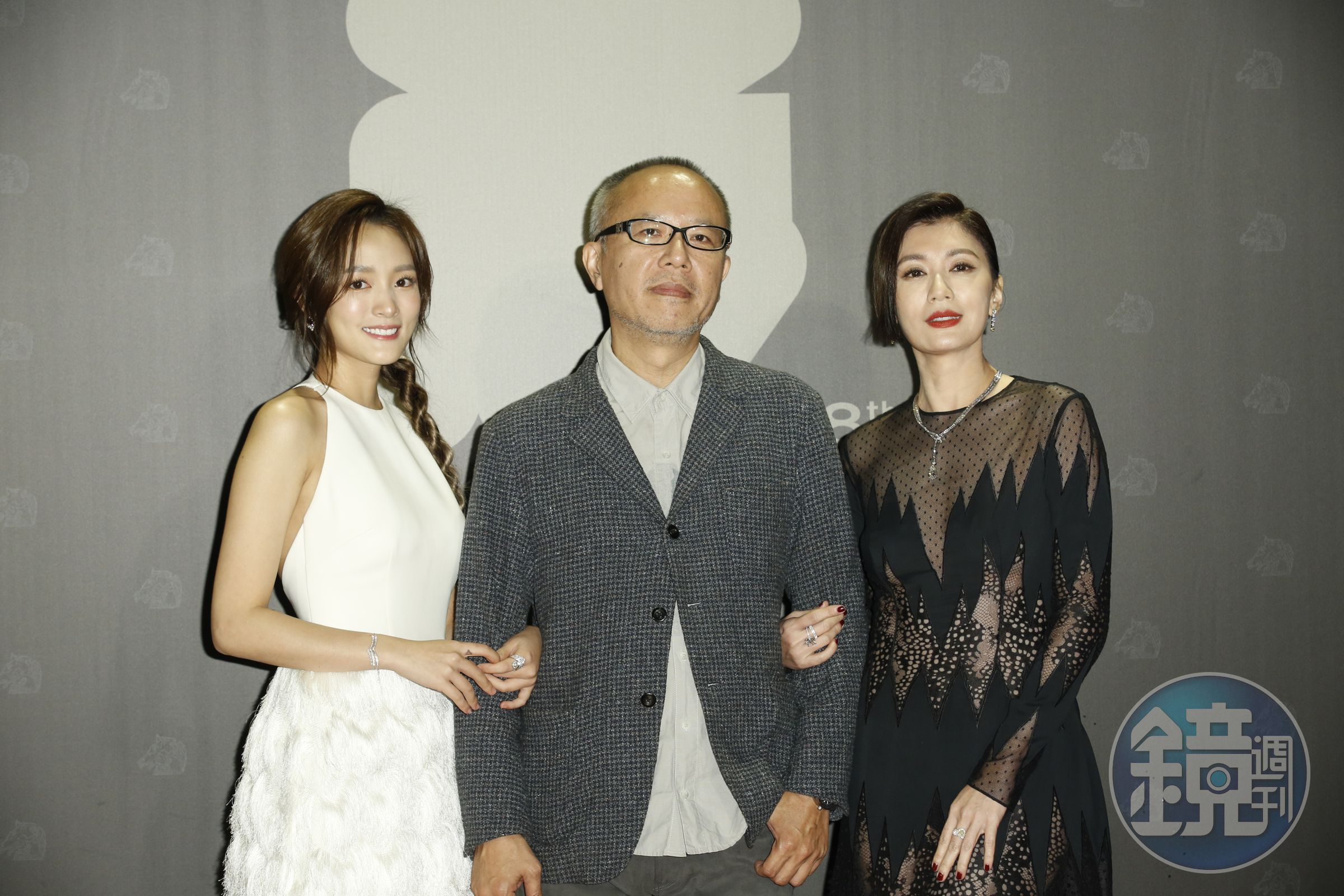 《瀑布》導演鍾孟宏（中）獲得最佳原著劇本獎。