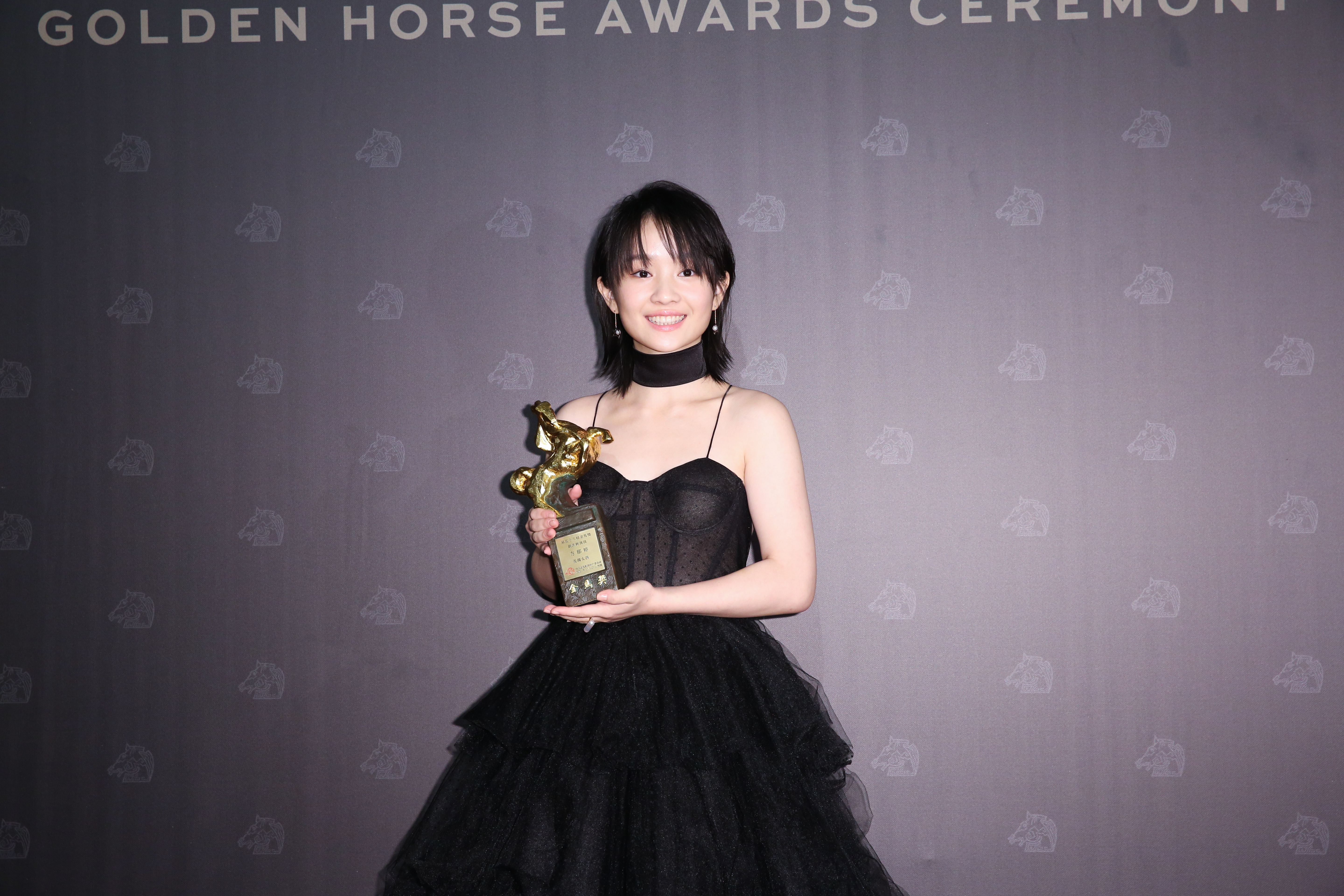 方郁婷首次拍電影，就擔當重責大任，與林嘉欣、莊凱勛演出對手戲都毫無遜色。