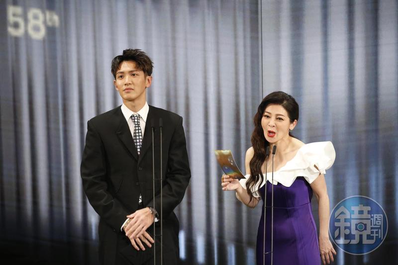 王彩樺和柯震東一同頒獎引發爭議。