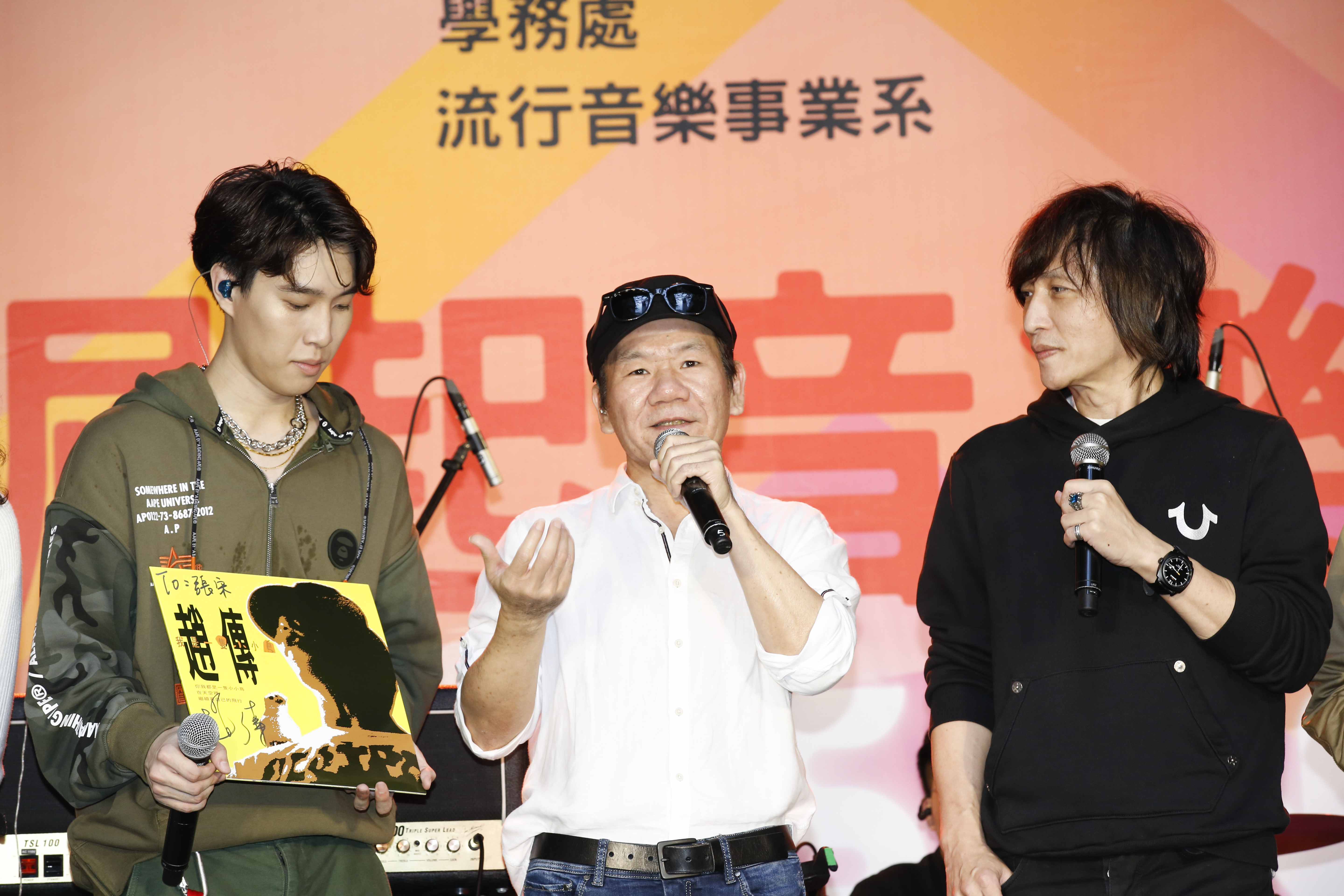 趙傳挺音樂人老友薛忠銘出席音樂祭。