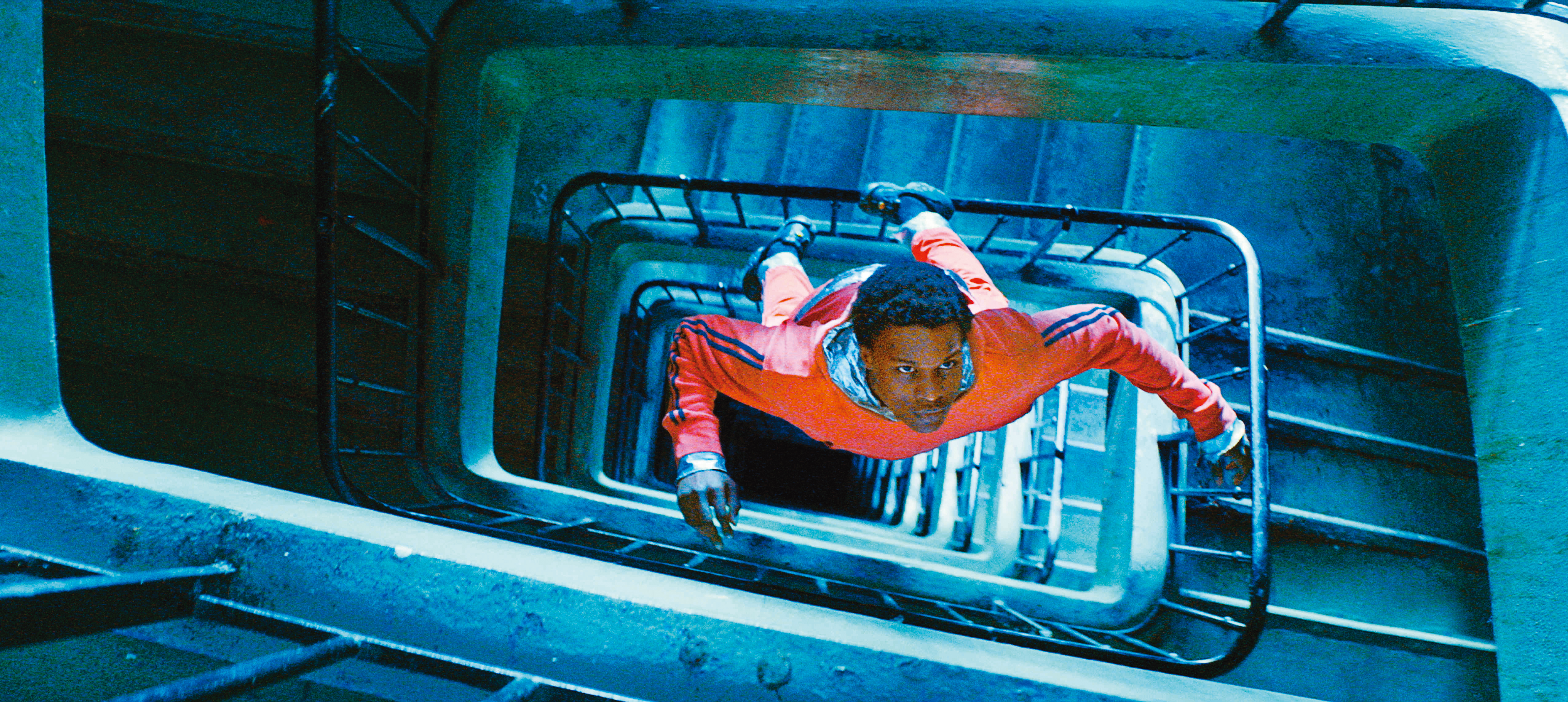 住在破敗老舊社區的少年不願遷離，就地打造他夢想中的太空基地，展開保衛「加加林」計畫。（海鵬提供）