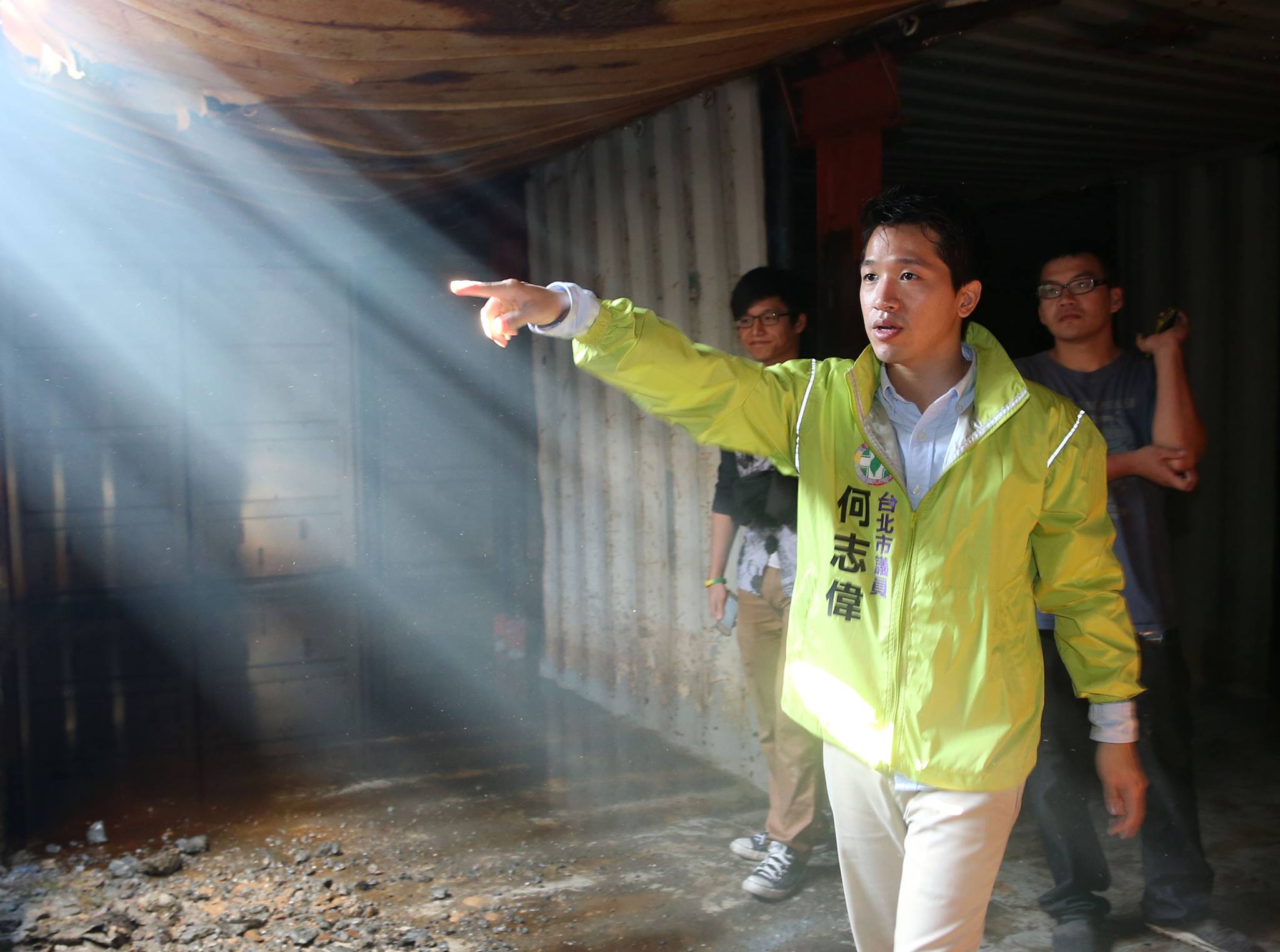 何志偉不甘遭黃士修言語威脅，放話表示考慮提告。（翻攝何志偉臉書）