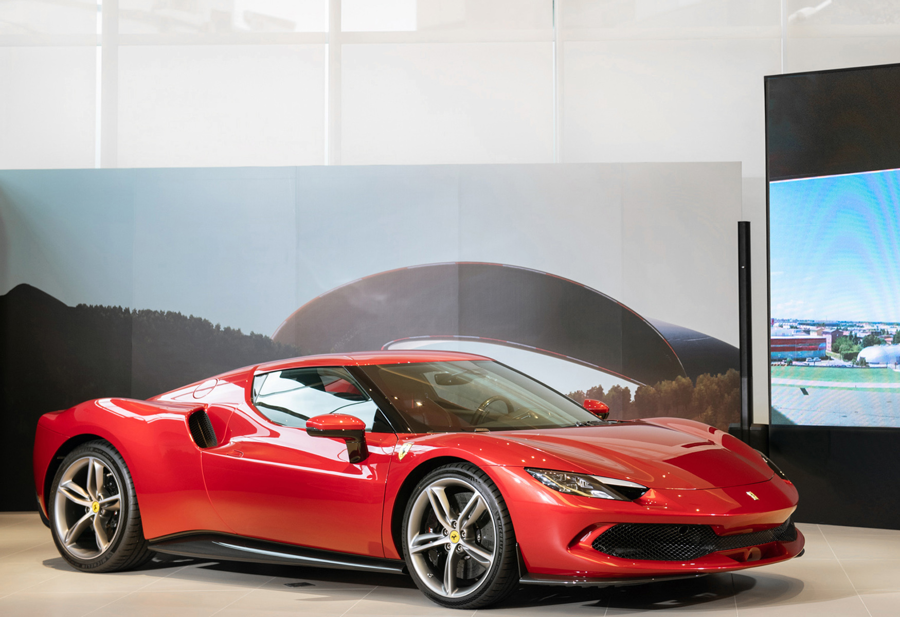 【新車登場】V6油電躍馬！Ferrari 296 GTB