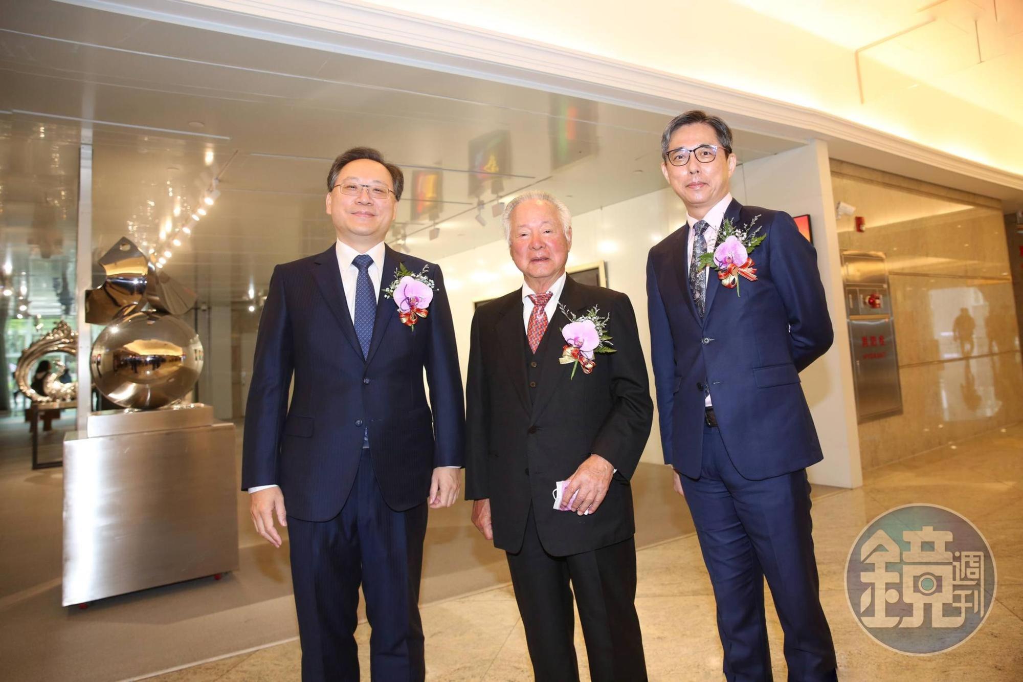 三商家購今日掛牌上市,包括三商集團創辦人翁肇喜、三商家購董事長陳翔玢都親自出席。