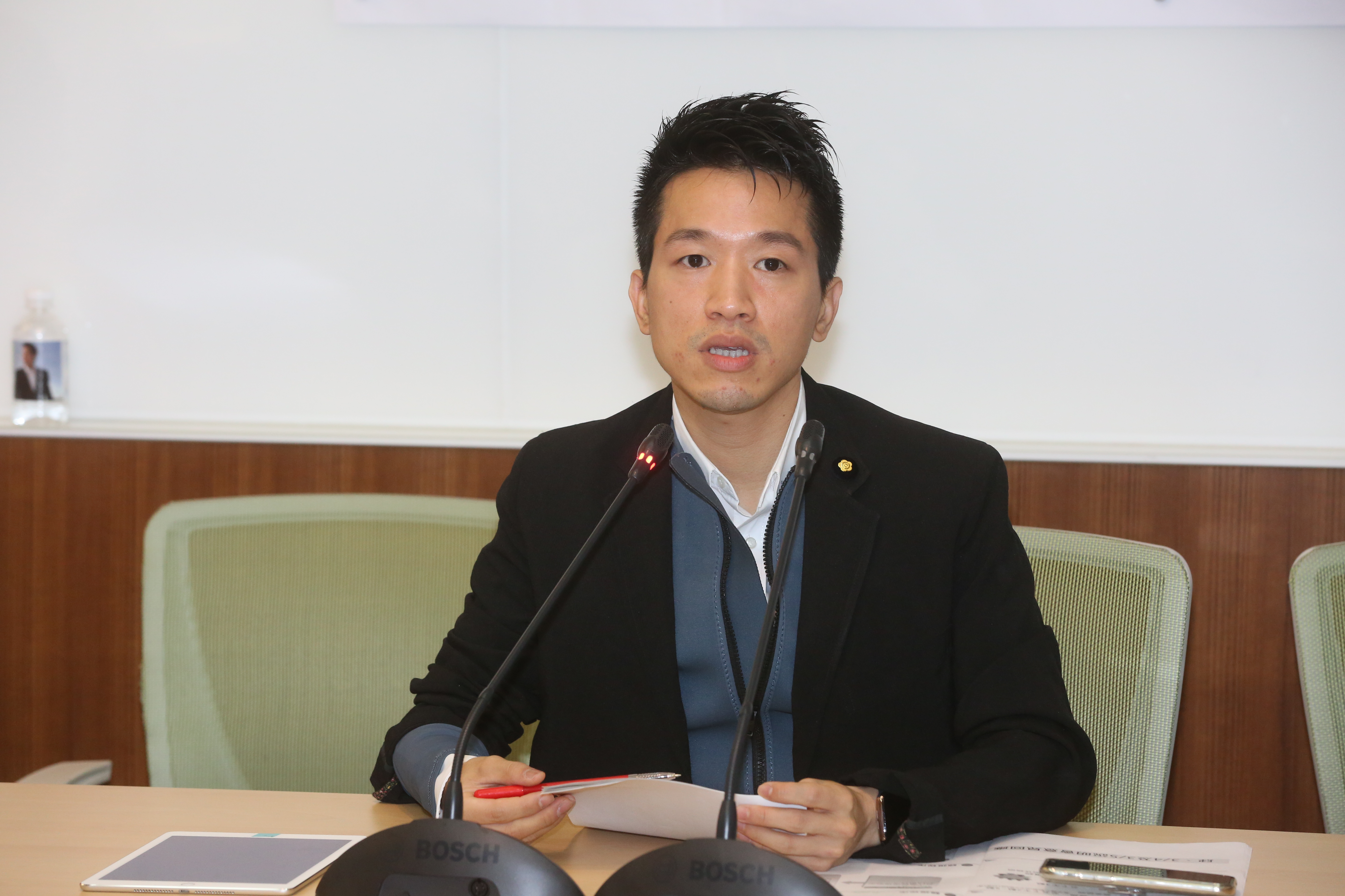 針對高嘉瑜遭到家暴一事，身為朋友、同事的何志偉表示相當心疼。（本刊資料照）