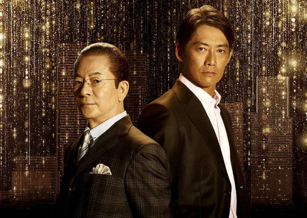 反町隆史(右)搭檔水谷豐演出長壽警探劇《相棒》,日前宣布最新一季劇終後就將退出。(翻攝自日本體育報)